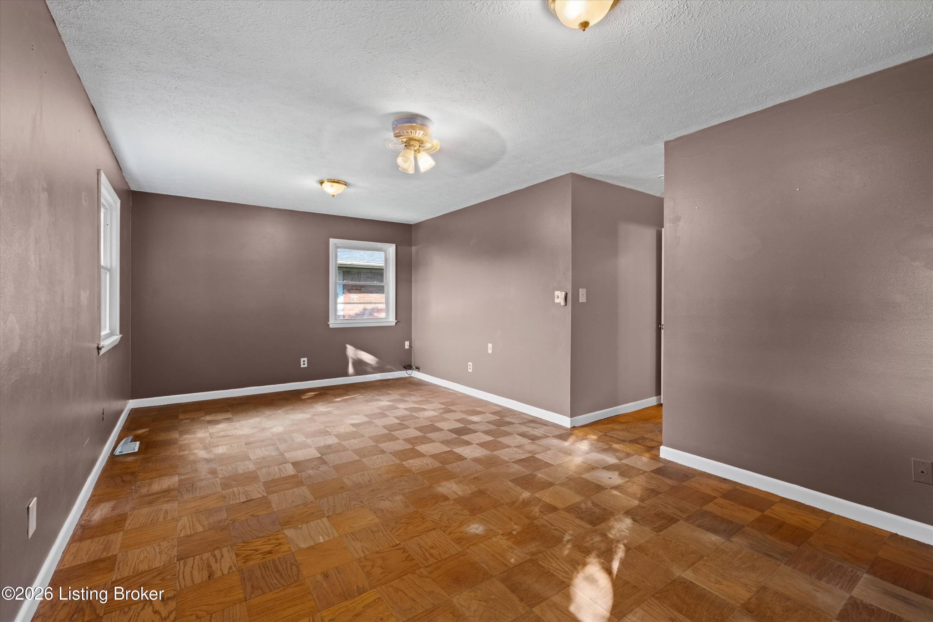 2911 Chippewa Dr Property Photo 22