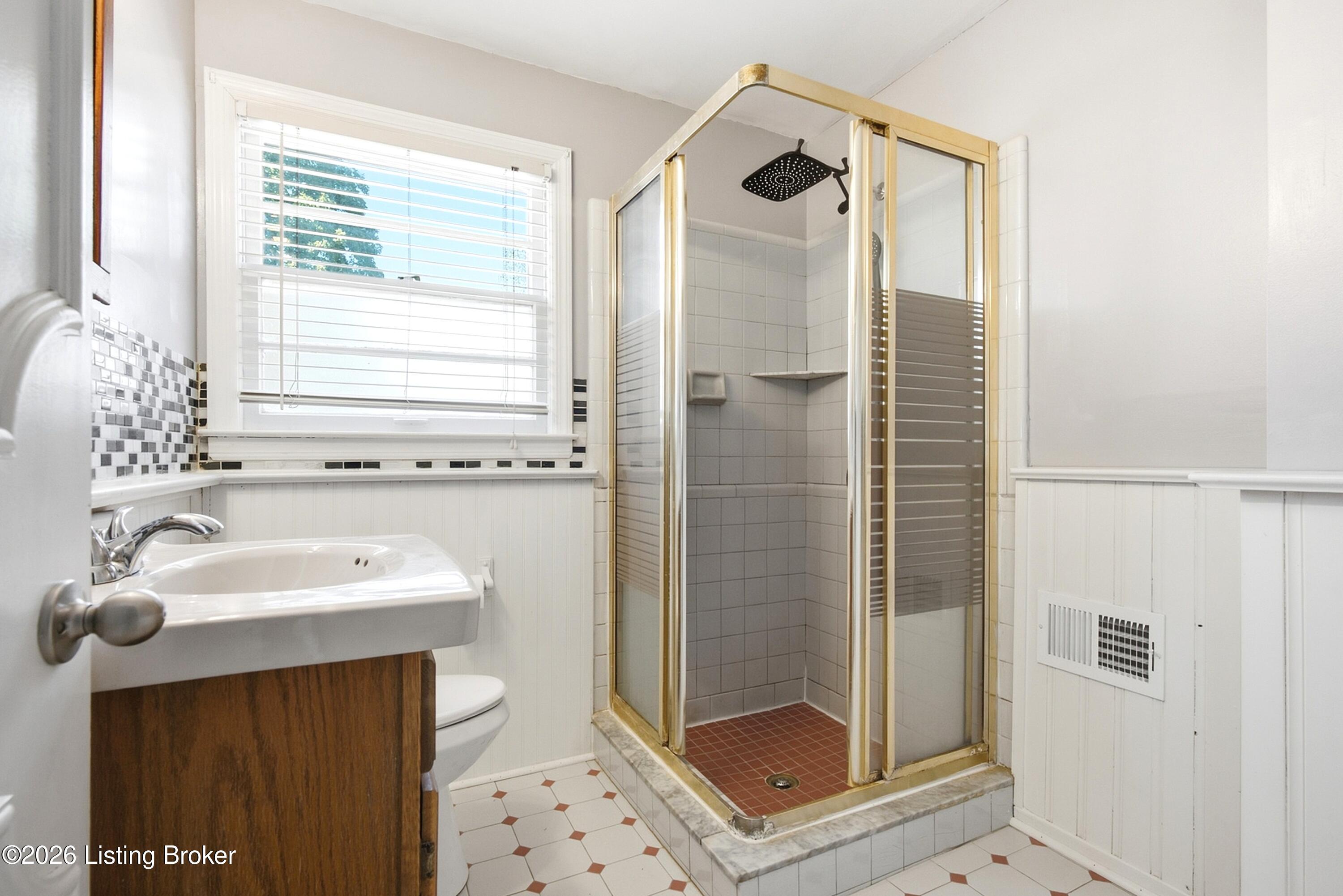 8306 Madrone Ave Property Photo 12