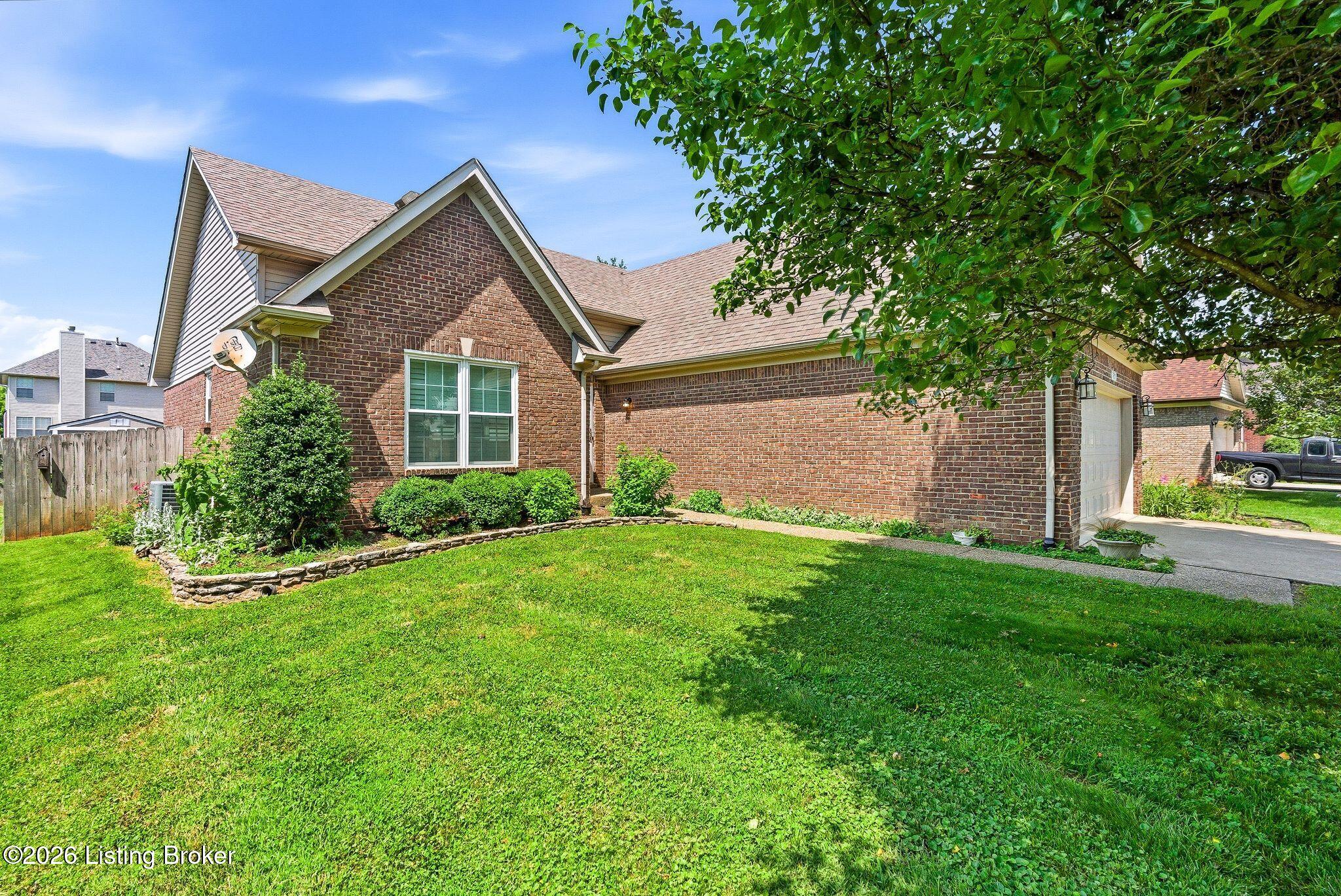 7217 Meadow Ridge Dr Property Photo 3