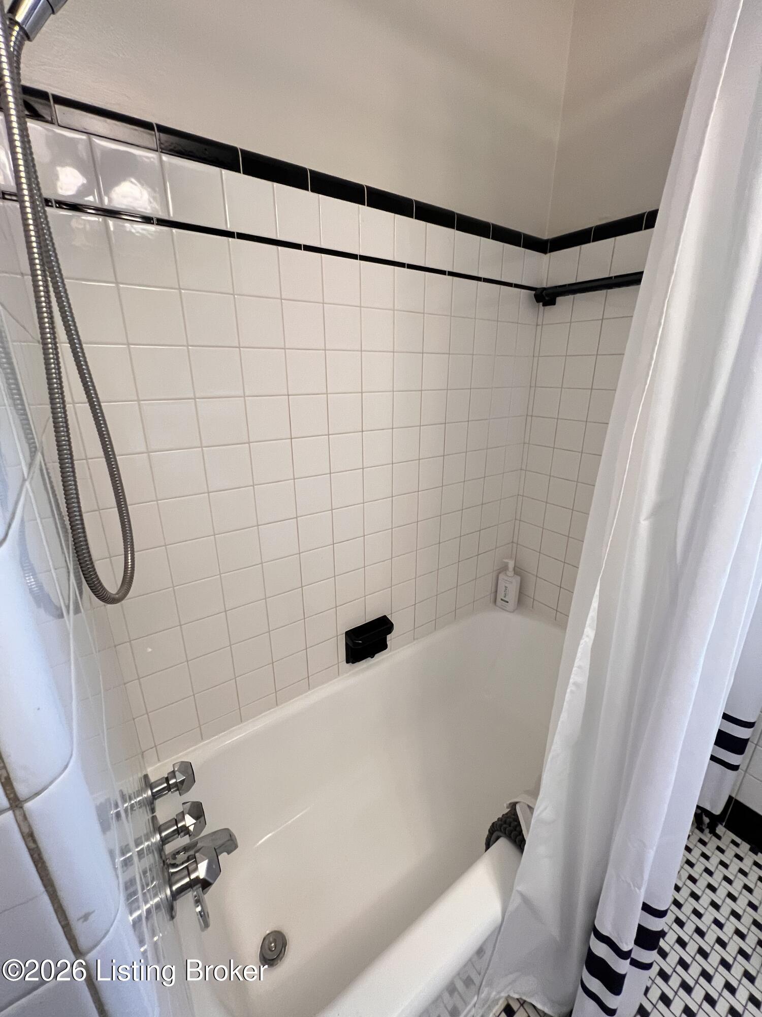 2230 Wadsworth Ave Property Photo 22