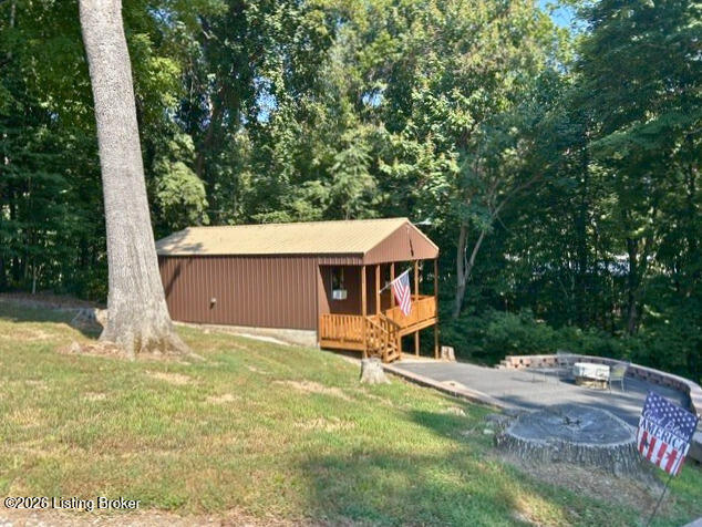 215 Carver Dr Property Photo 2