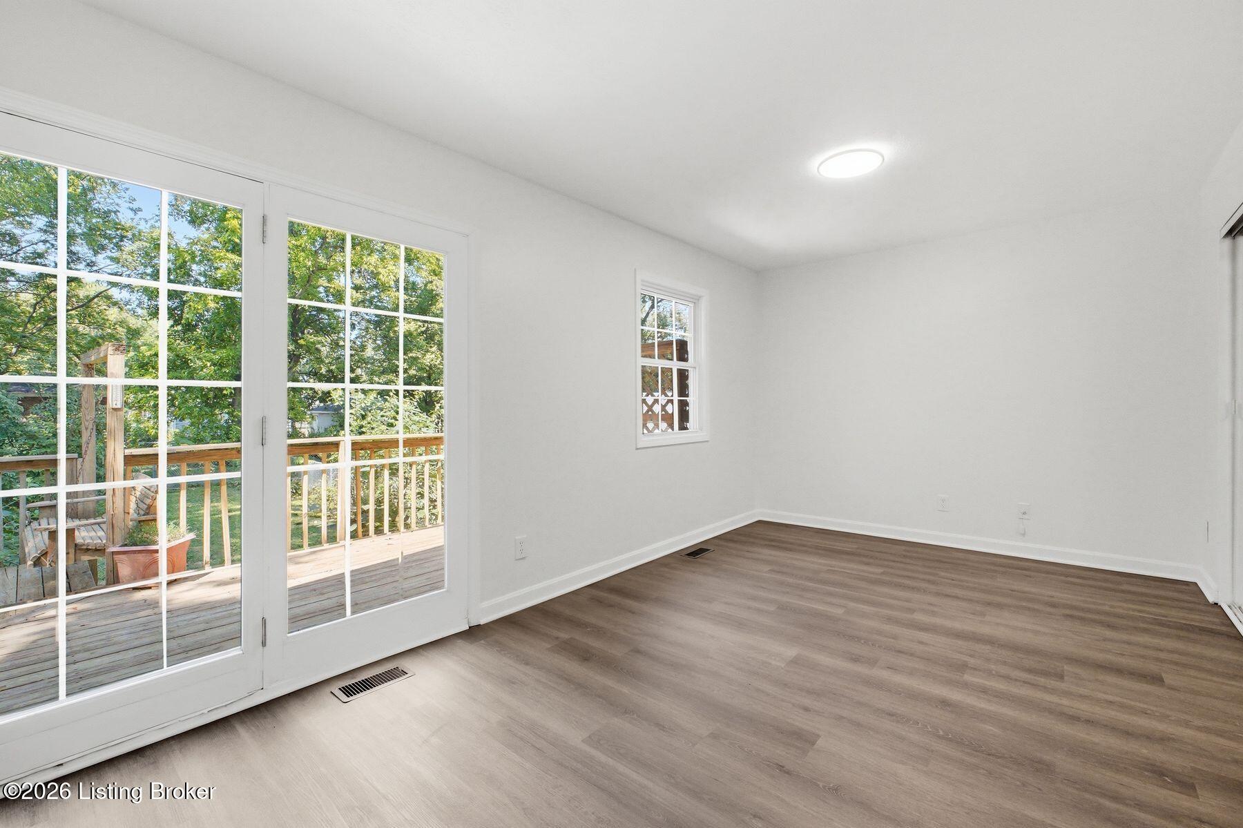 3724 Center St Property Photo 15