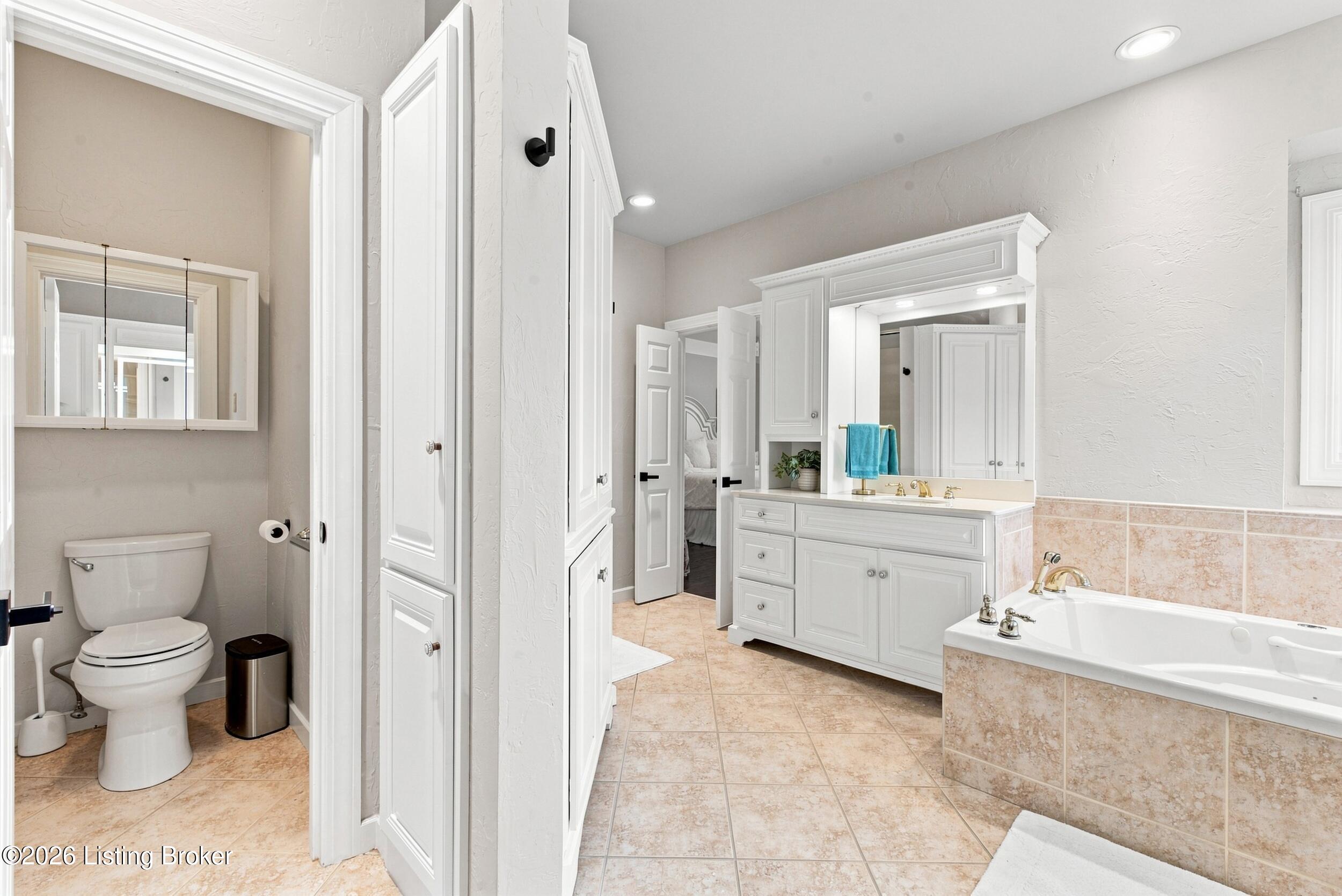 6914 Bridgepointe Blvd Property Photo 41
