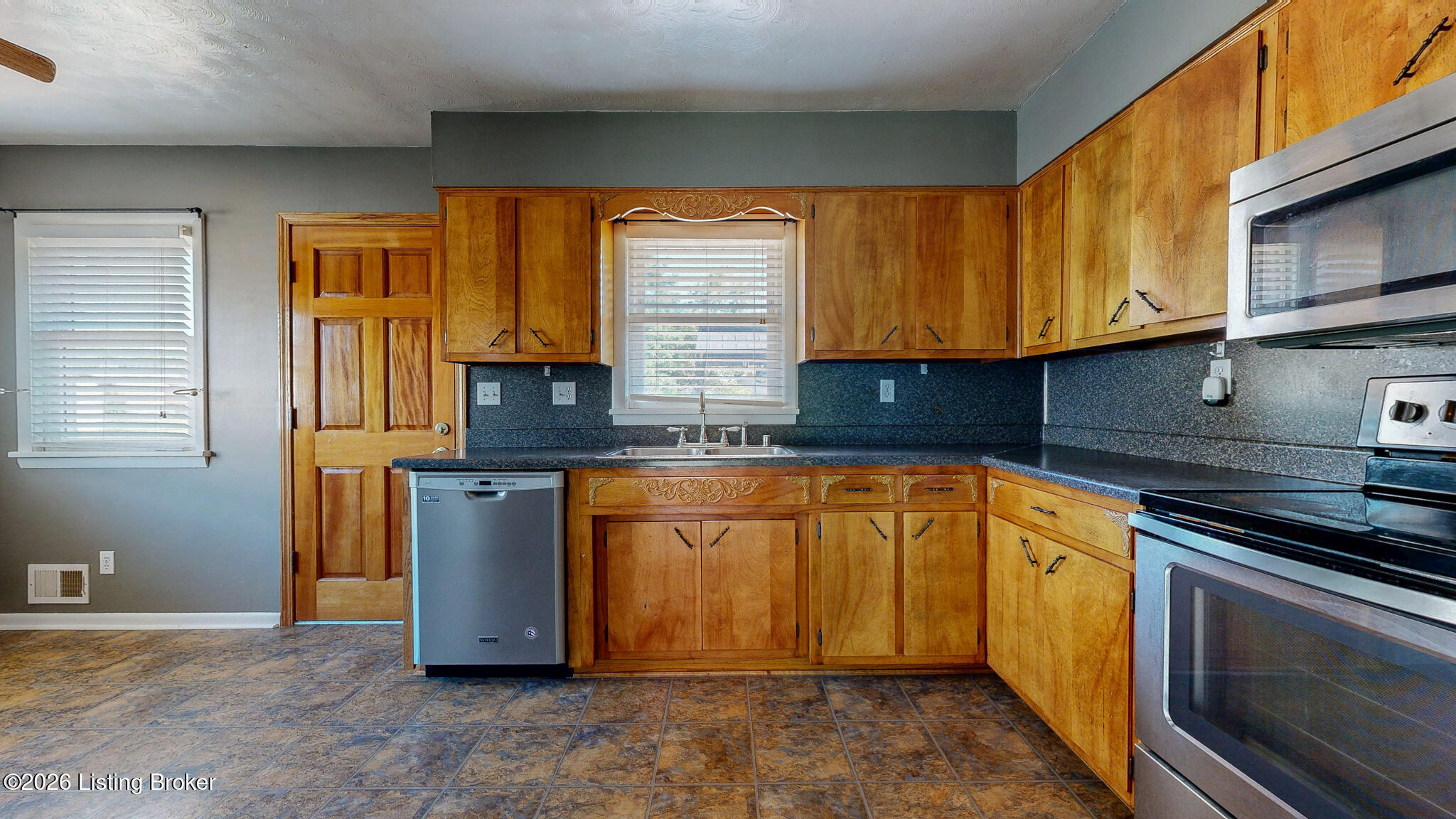 305 Harpers Ferry Rd Property Photo 12