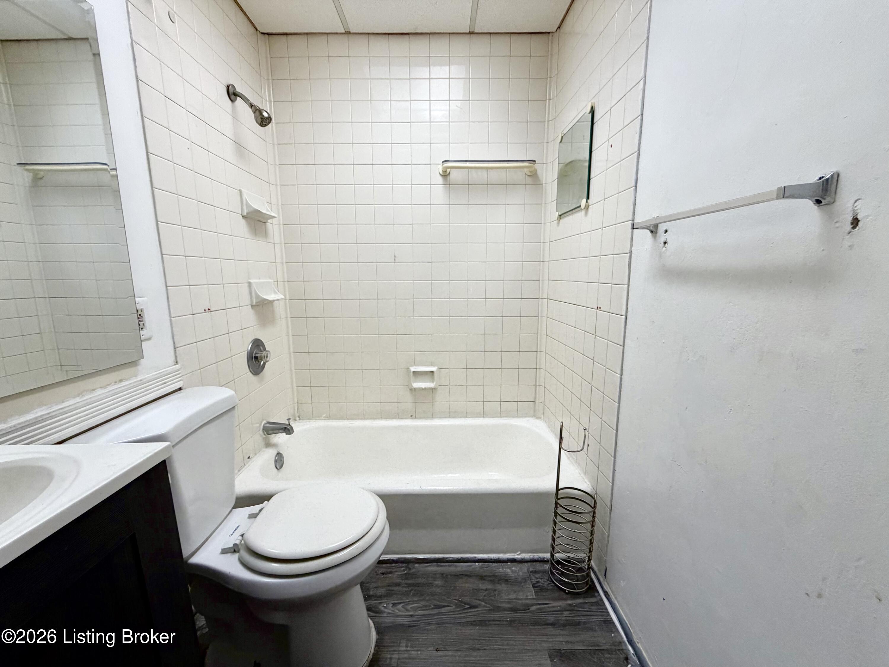 900 Beecher St Property Photo 8