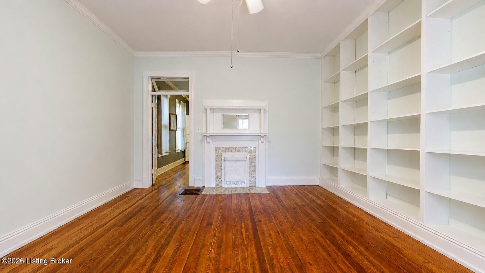 1013 Ash St Property Photo 2