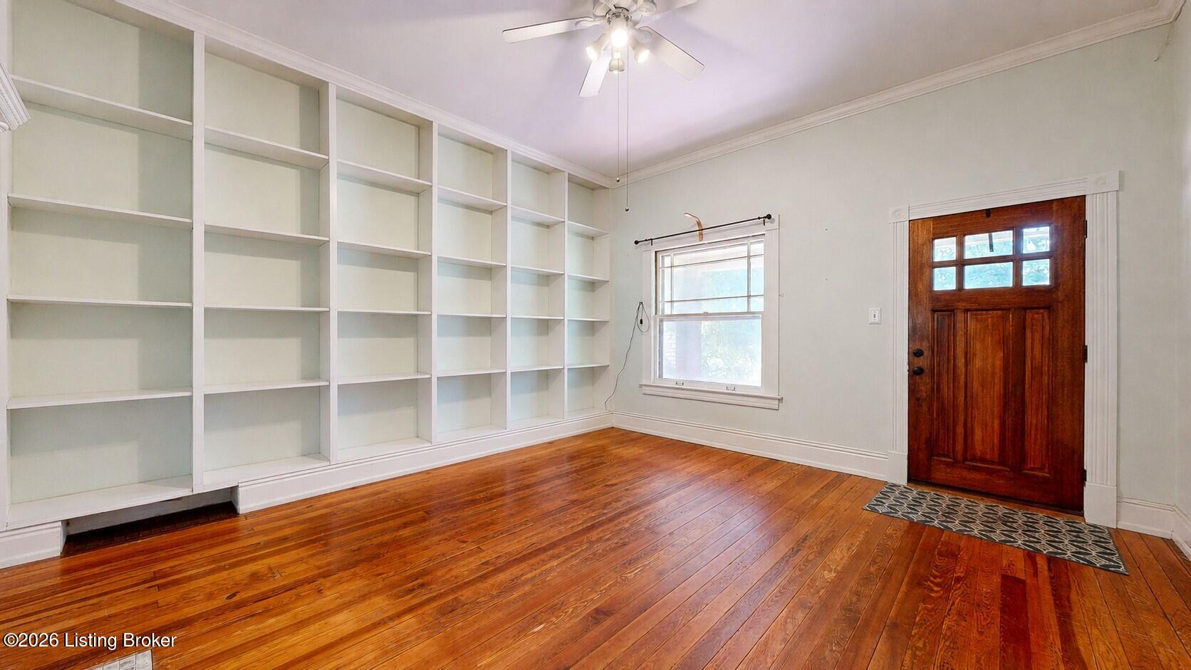 1013 Ash St Property Photo 4