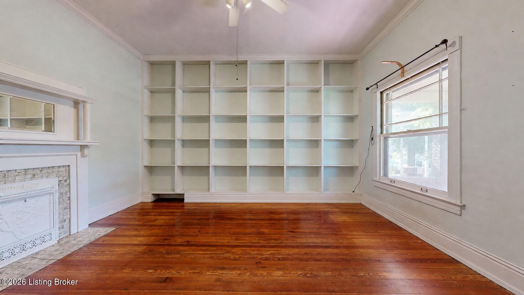 1013 Ash St Property Photo 5