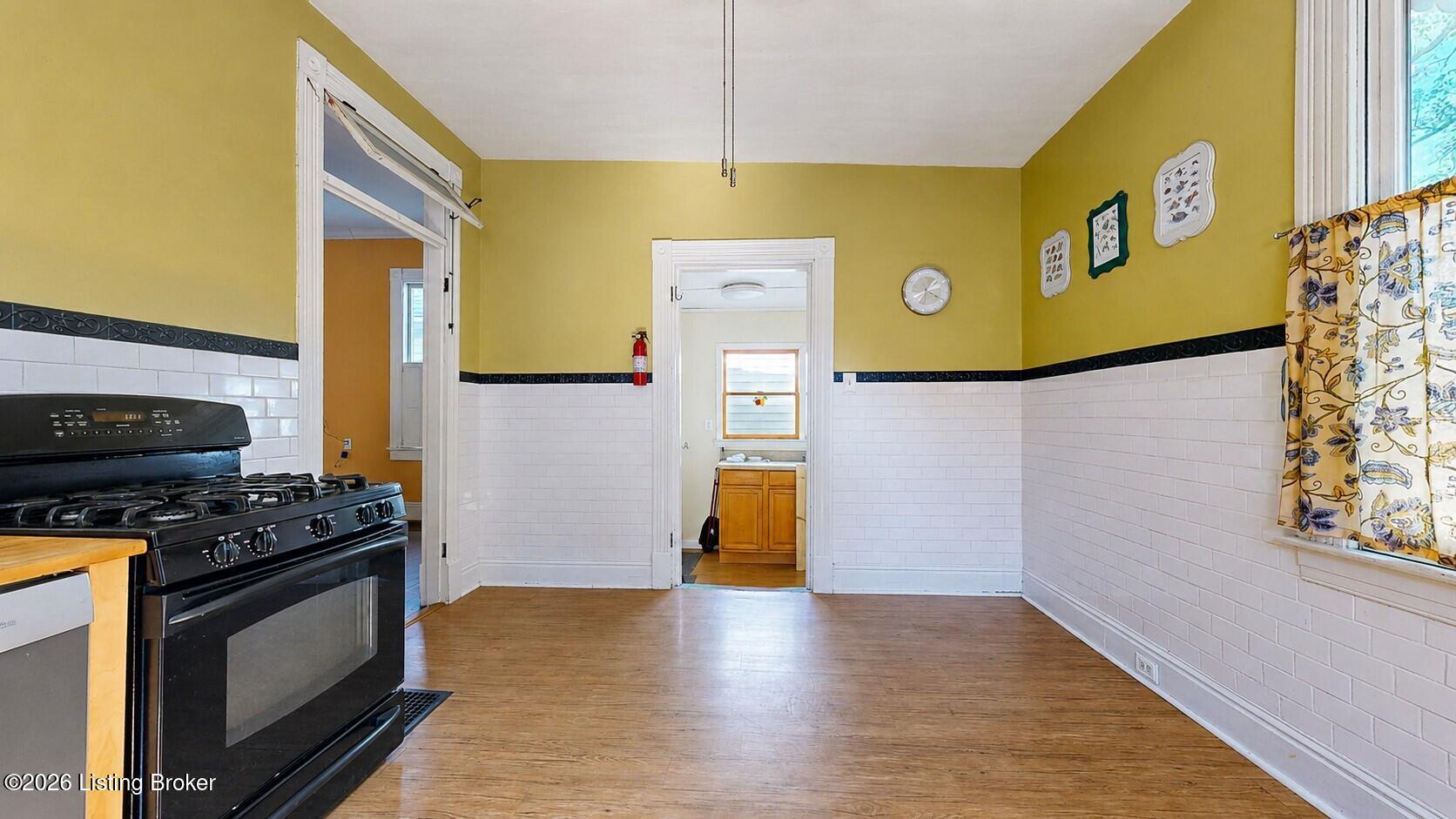 1013 Ash St Property Photo 8