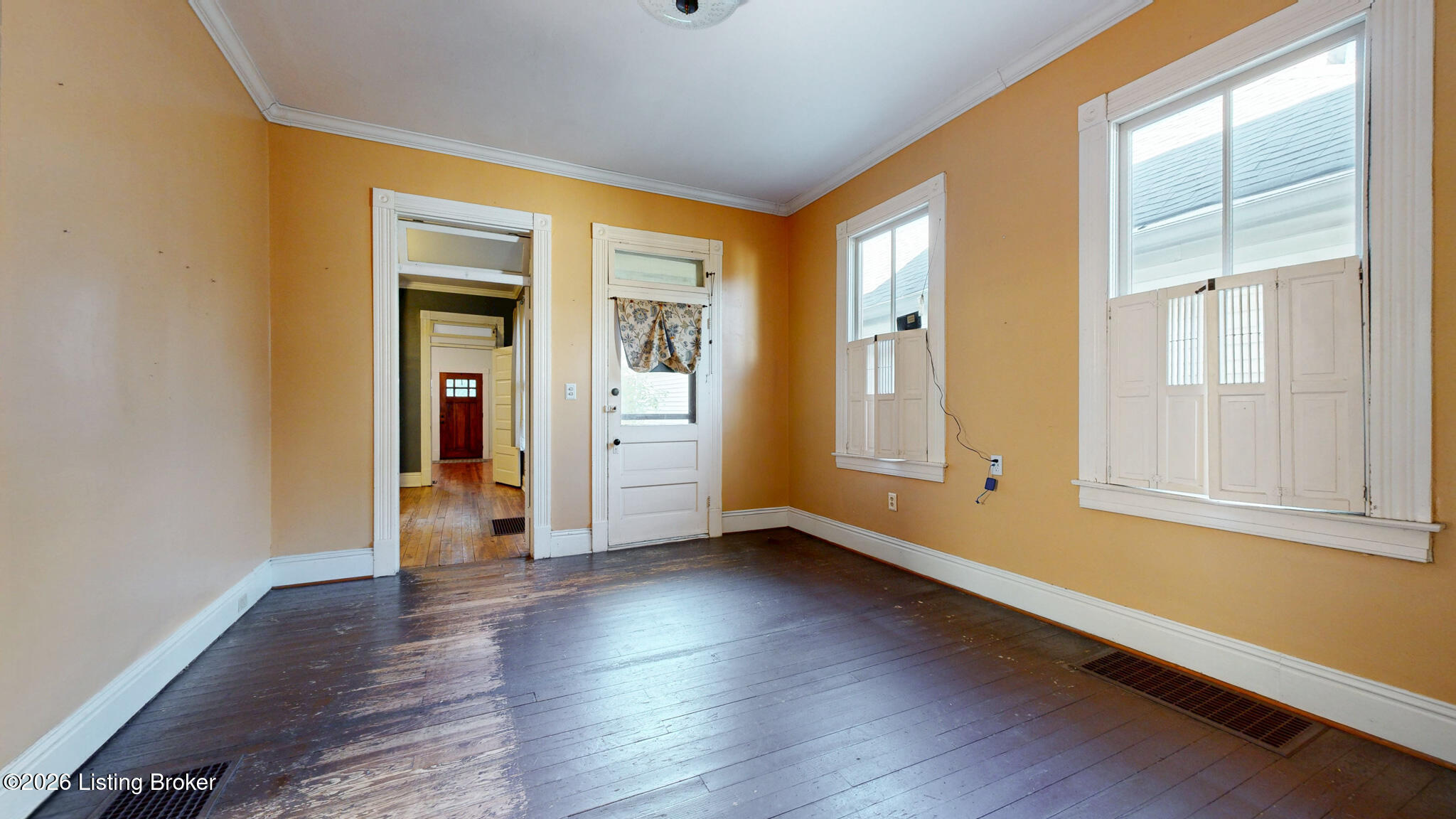 1013 Ash St Property Photo 10