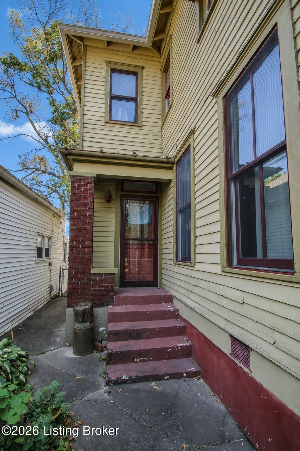 1013 Ash St Property Photo 28