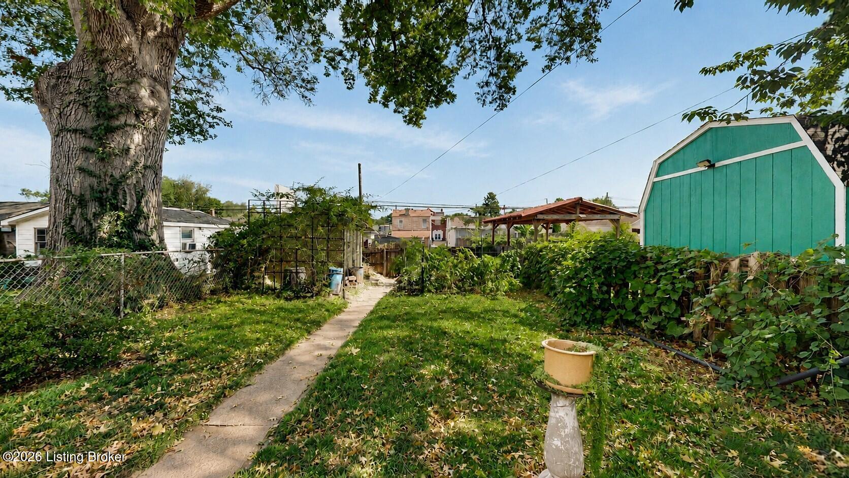 1013 Ash St Property Photo 32