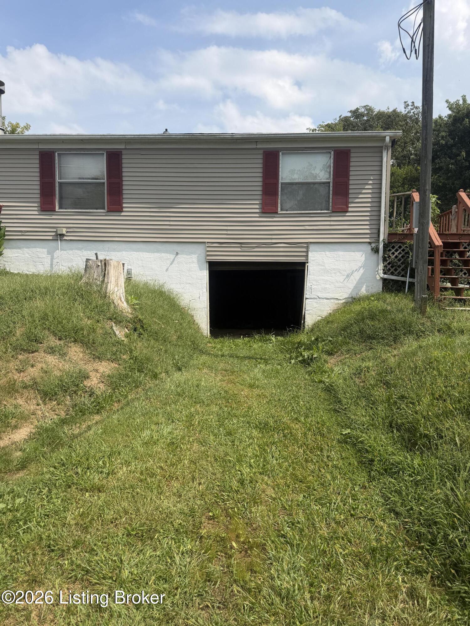 1811 Castle Hwy Property Photo 21