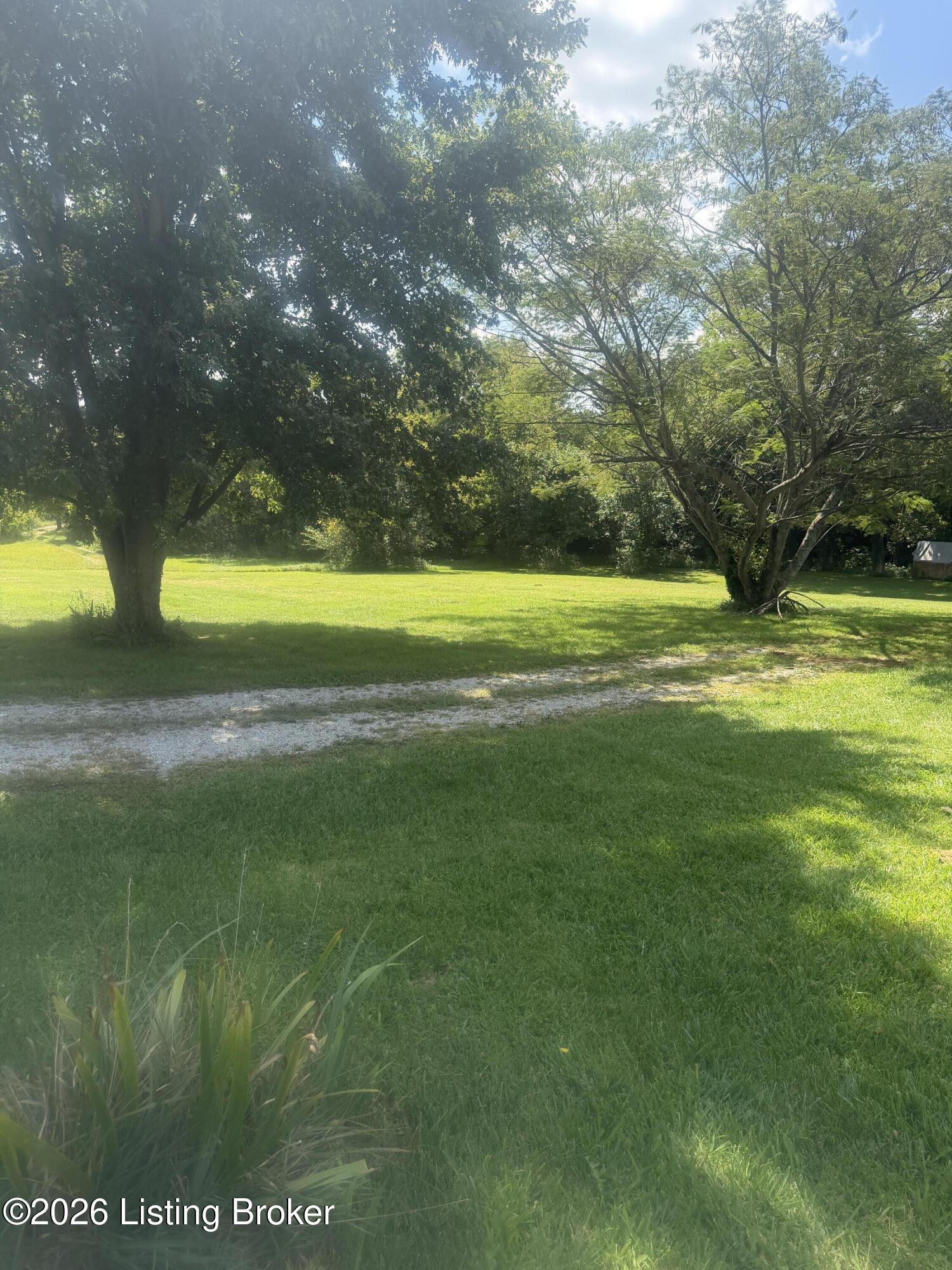 1811 Castle Hwy Property Photo 28