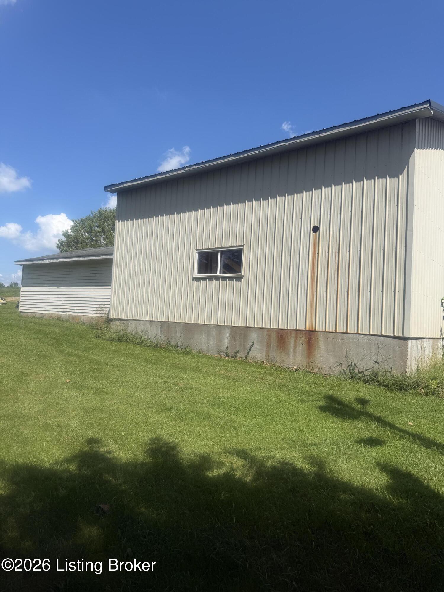 1811 Castle Hwy Property Photo 33