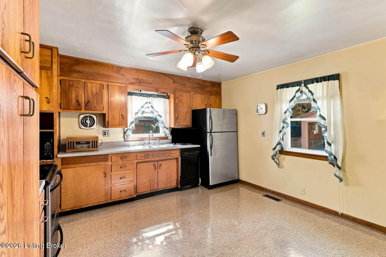 809 Bartley Ave Property Photo 5