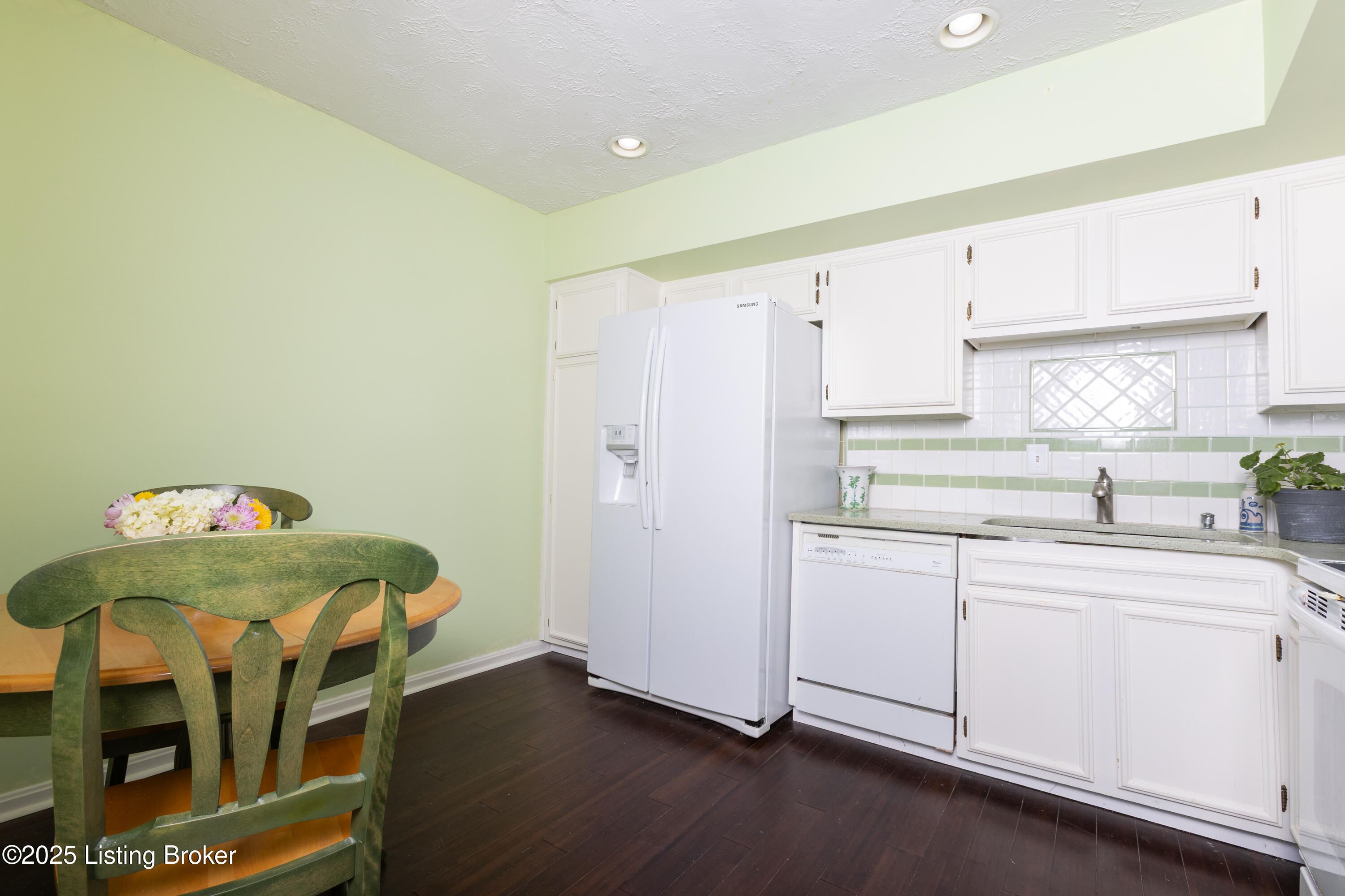 740 Zorn Ave 3f Property Photo 7