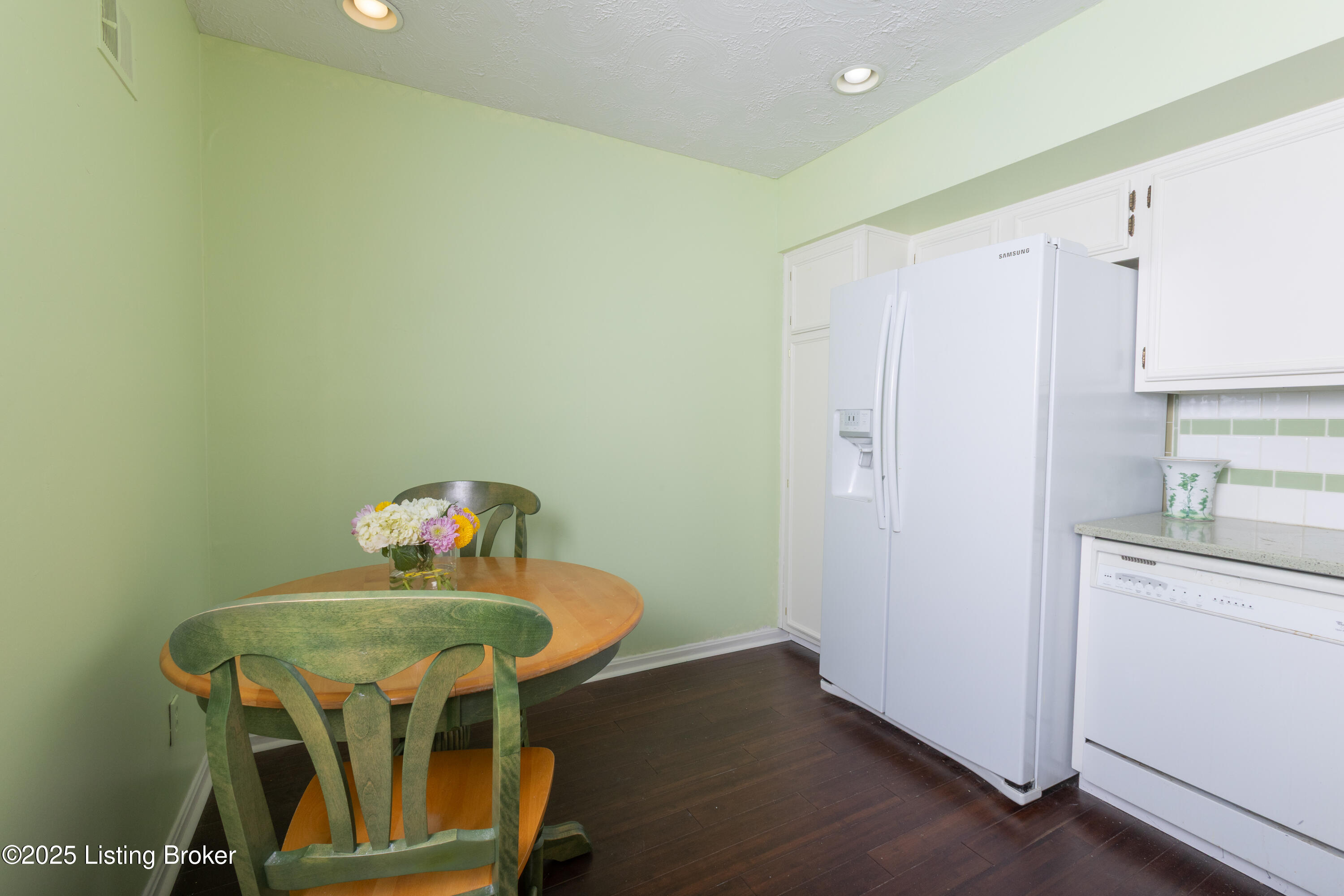 740 Zorn Ave 3f Property Photo 13