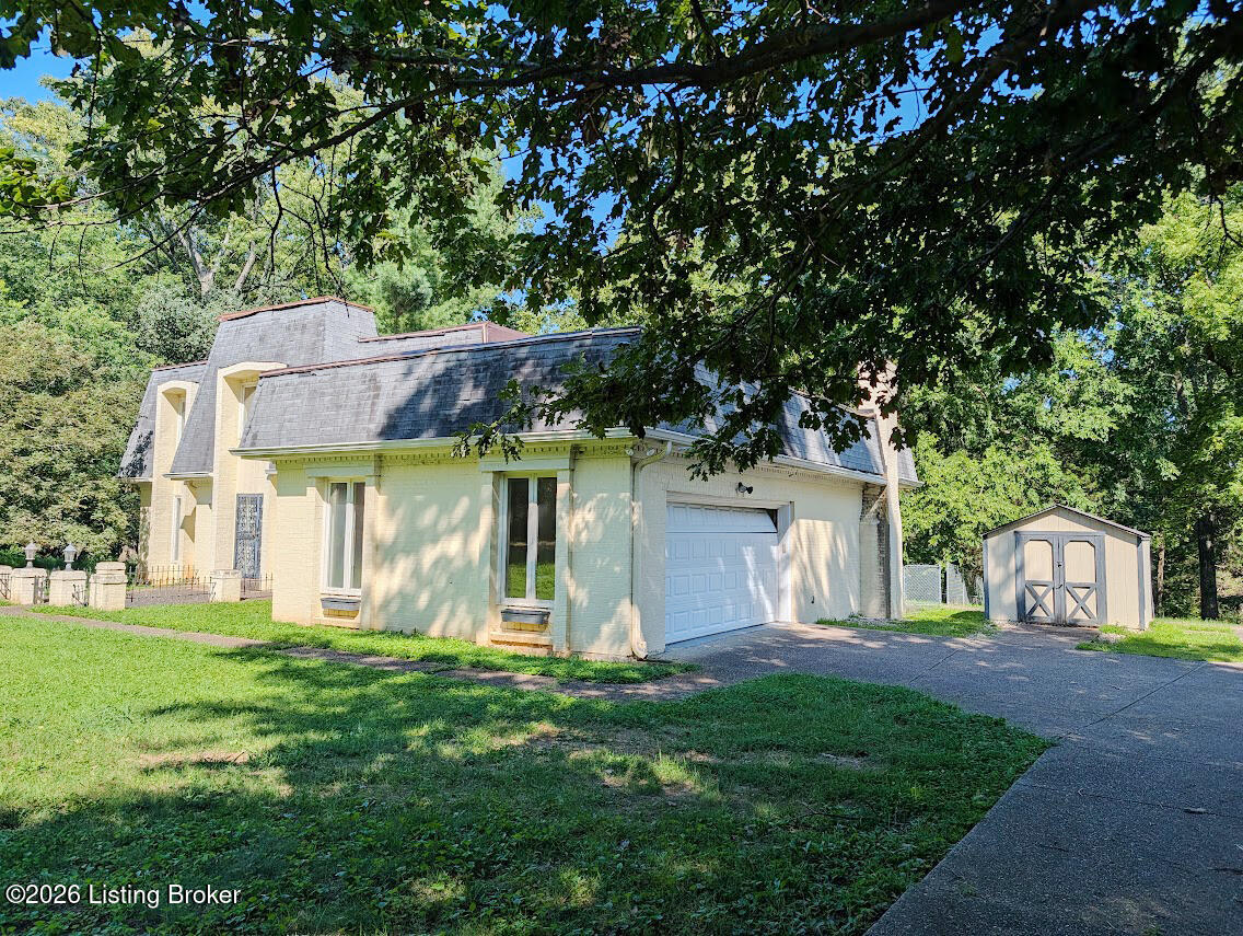 1913 Flat Rock Rd Property Photo 2