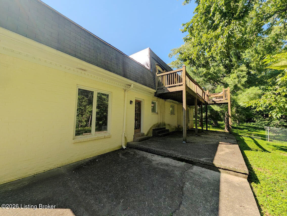 1913 Flat Rock Rd Property Photo 5