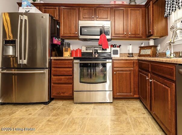 317 Madison Rae Blvd Property Photo 6