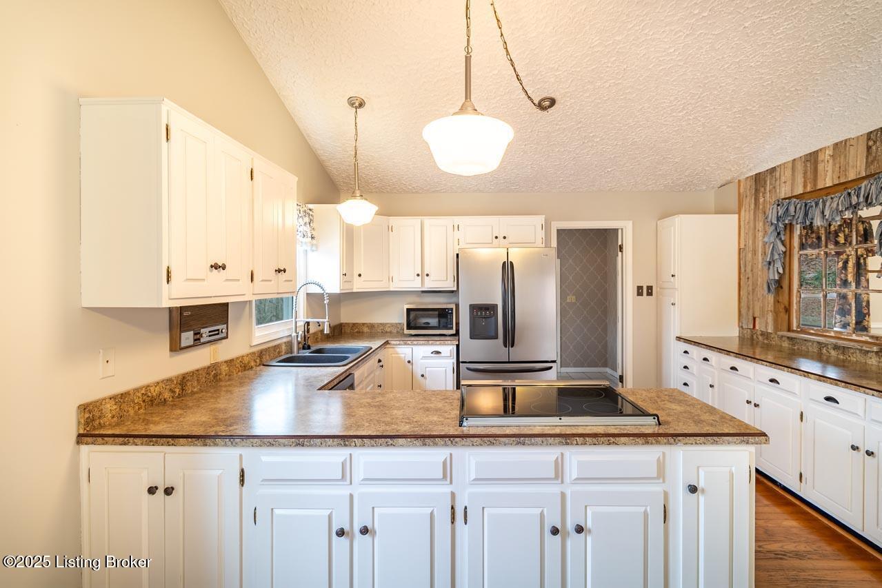 290 Big Cedar Creek Trail Property Photo 11