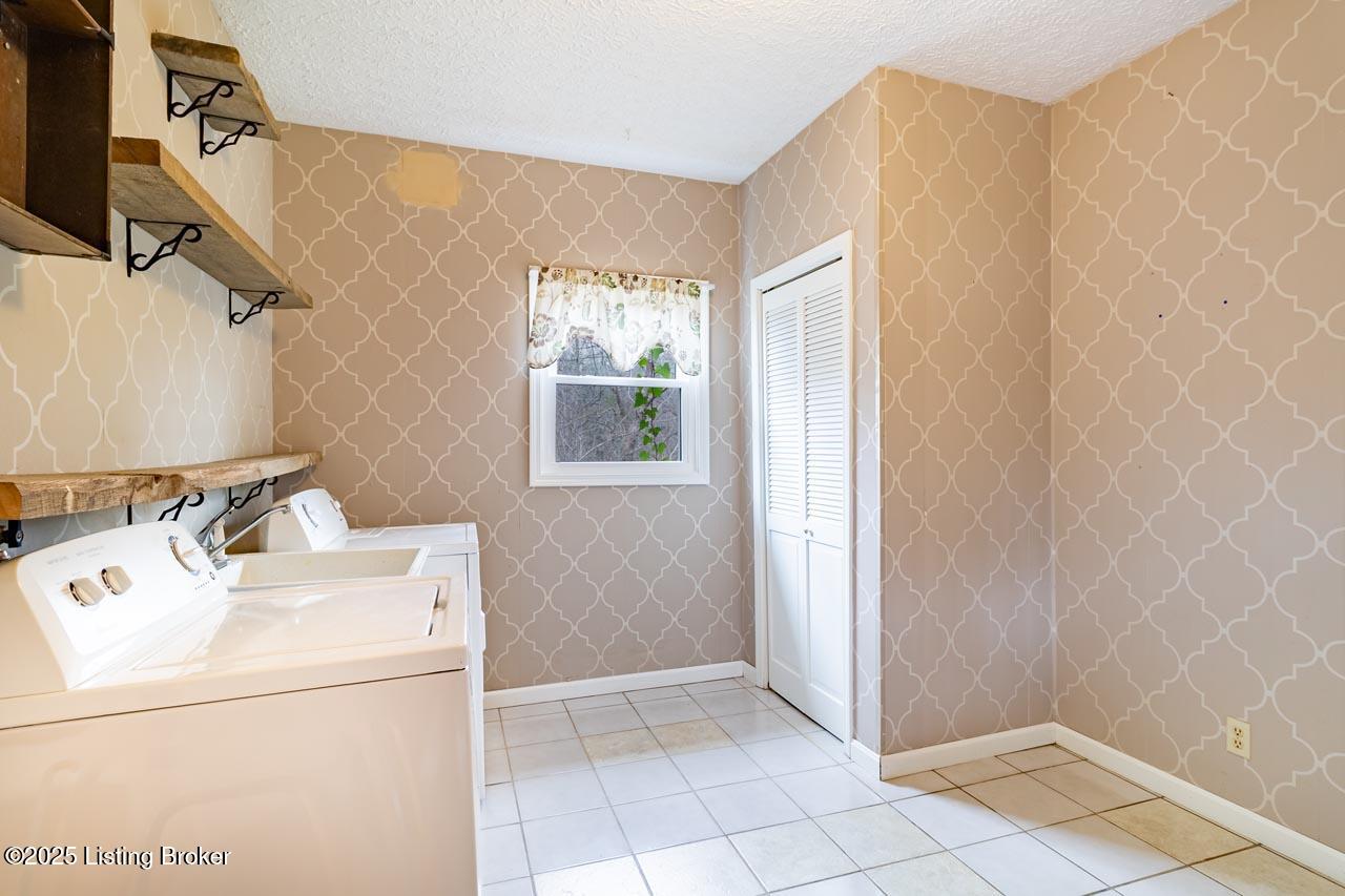 290 Big Cedar Creek Trail Property Photo 15