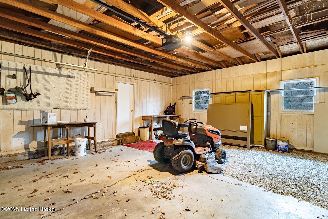 290 Big Cedar Creek Trail Property Photo 37