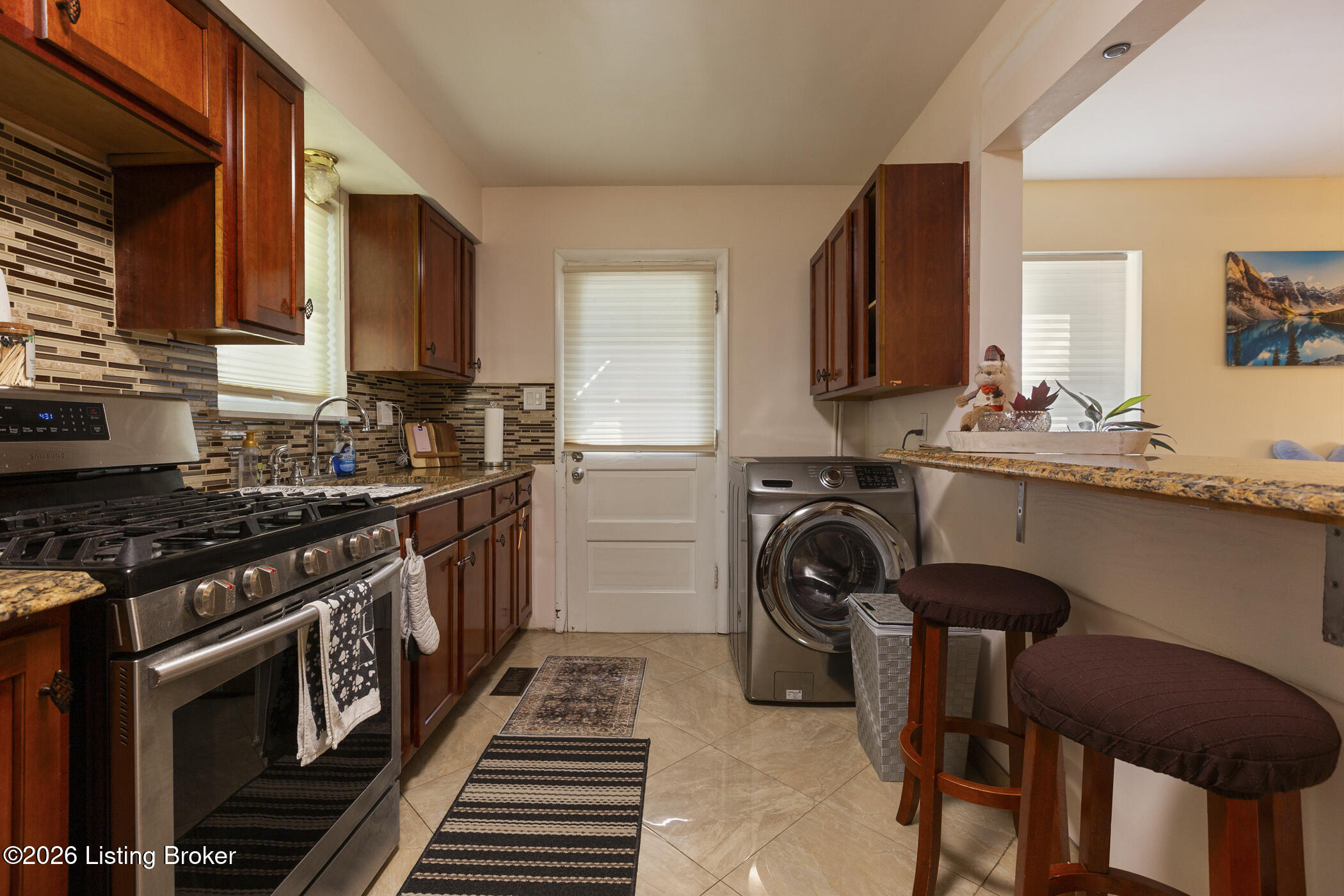 271 Granvil Dr Property Photo 6