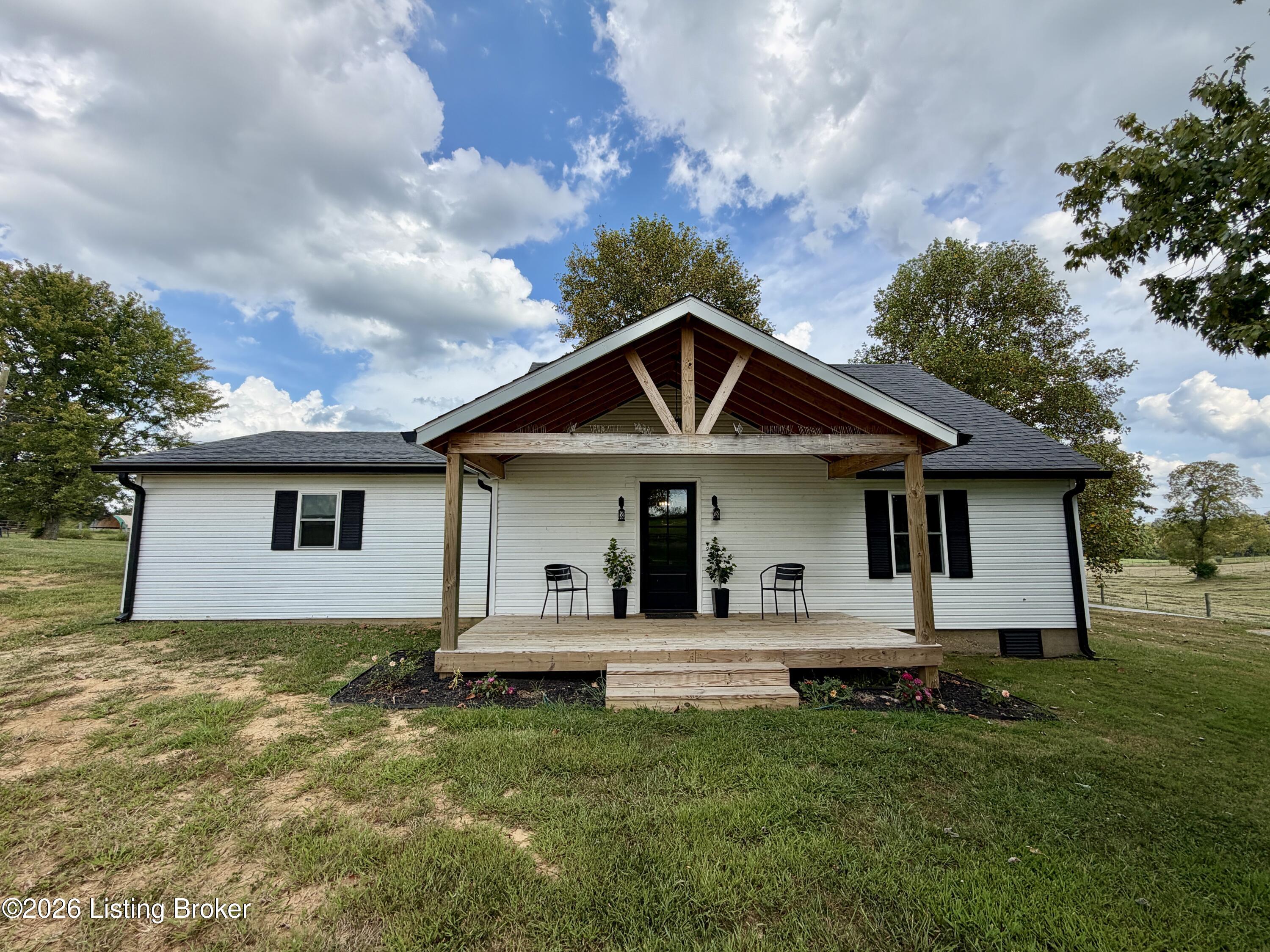 560 Irish Ridge Rd Property Photo 1