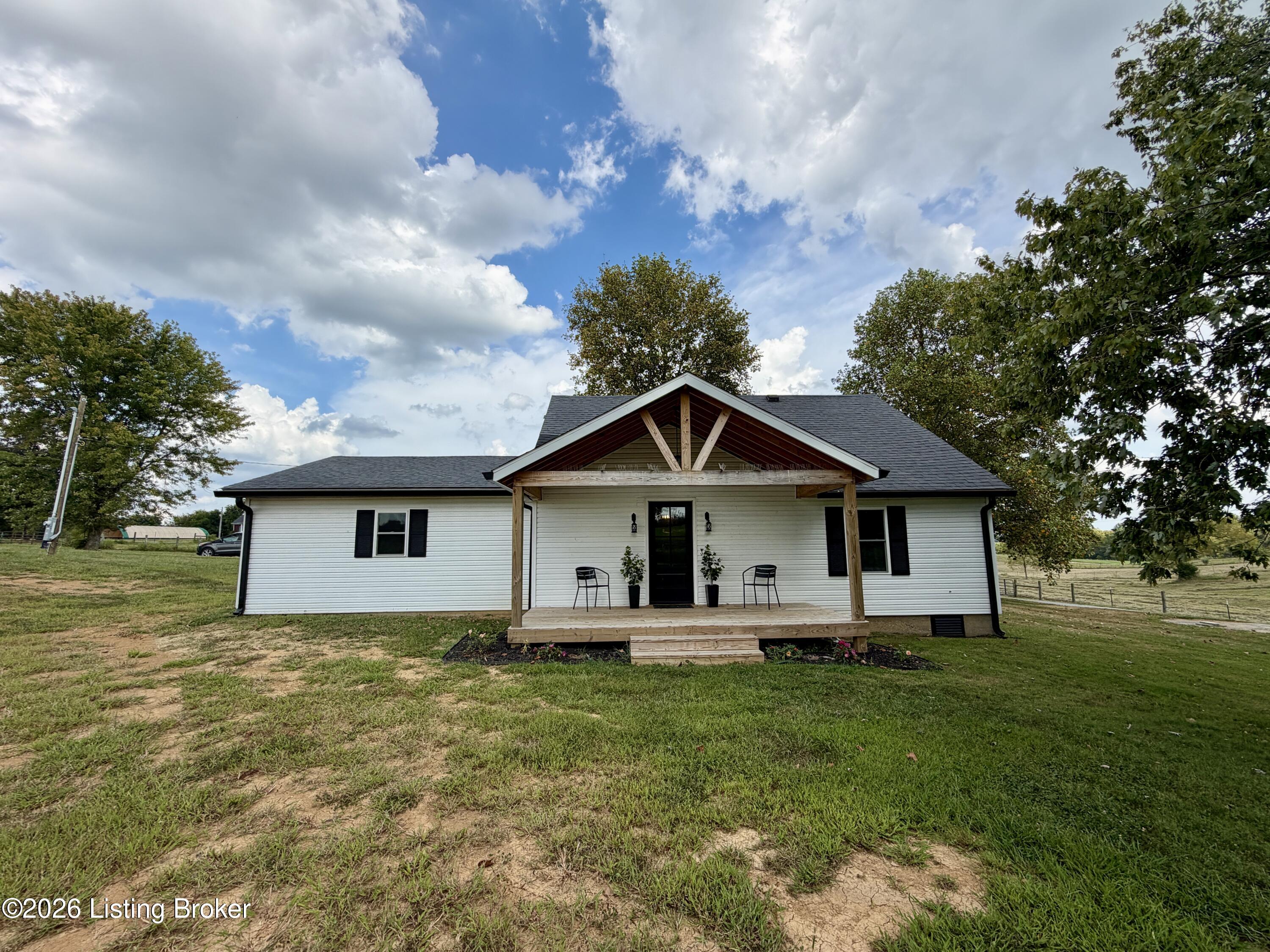 560 Irish Ridge Rd Property Photo 2
