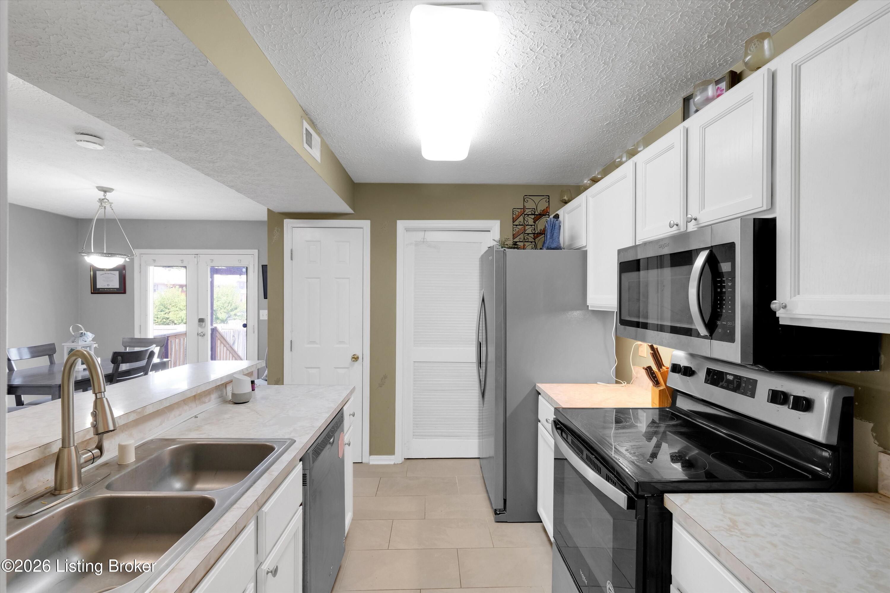 4413 Baygarden Ct Property Photo 6