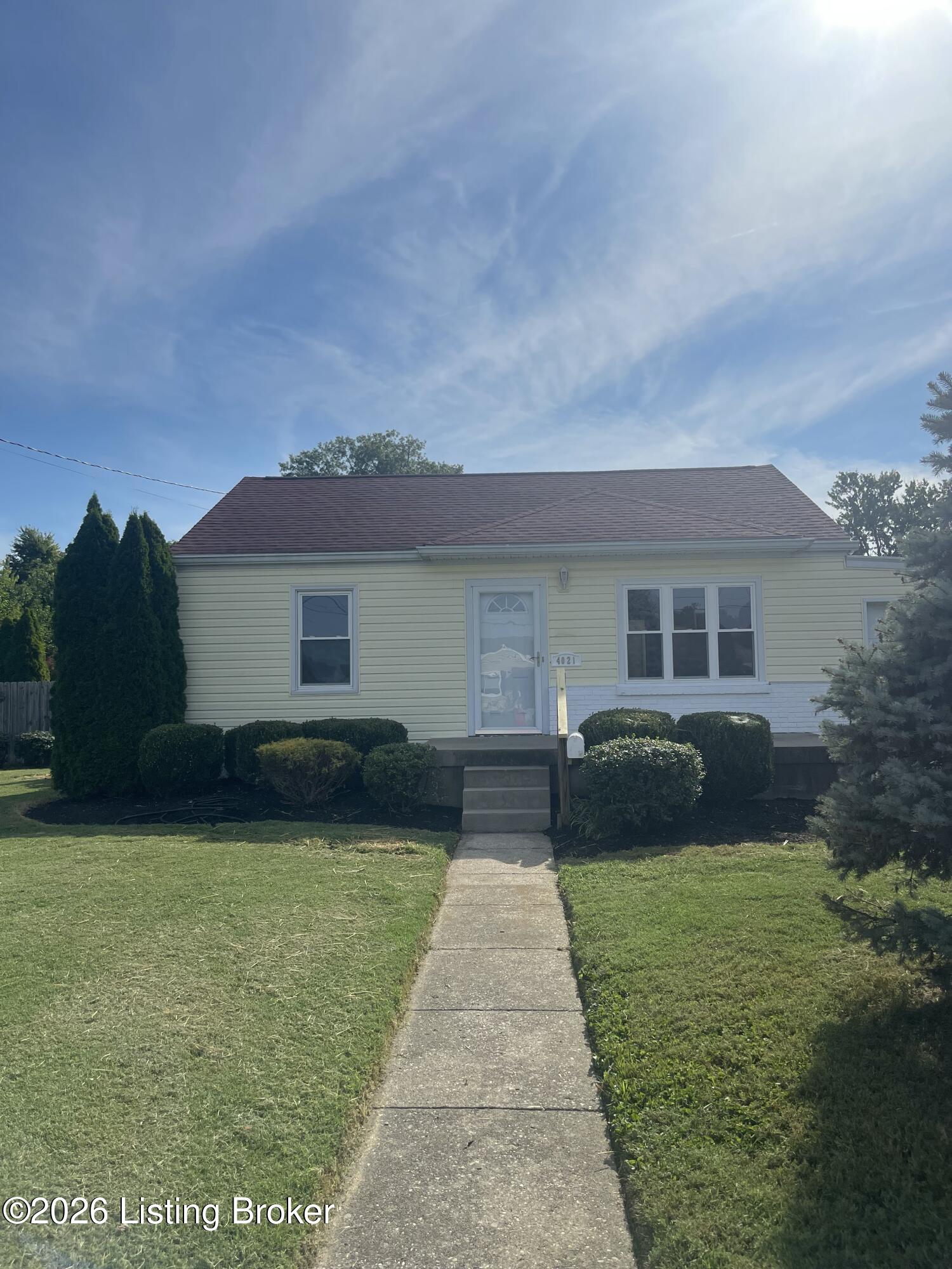 4021 Glenhurst Ave Property Photo 2