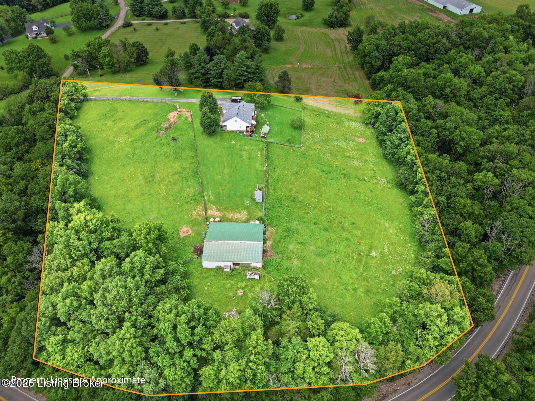 48 Hunters Trace Property Photo 2