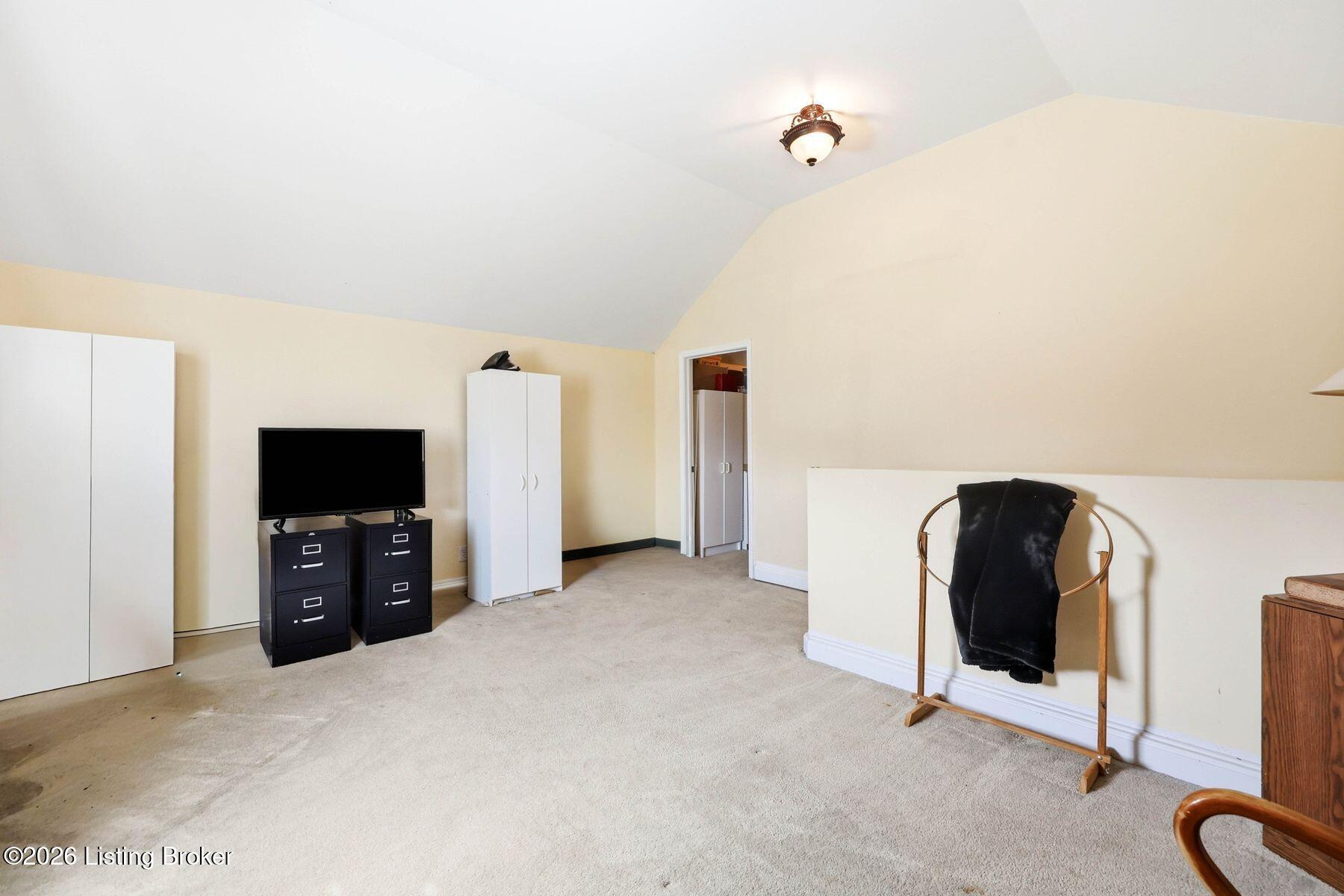 48 Hunters Trace Property Photo 18