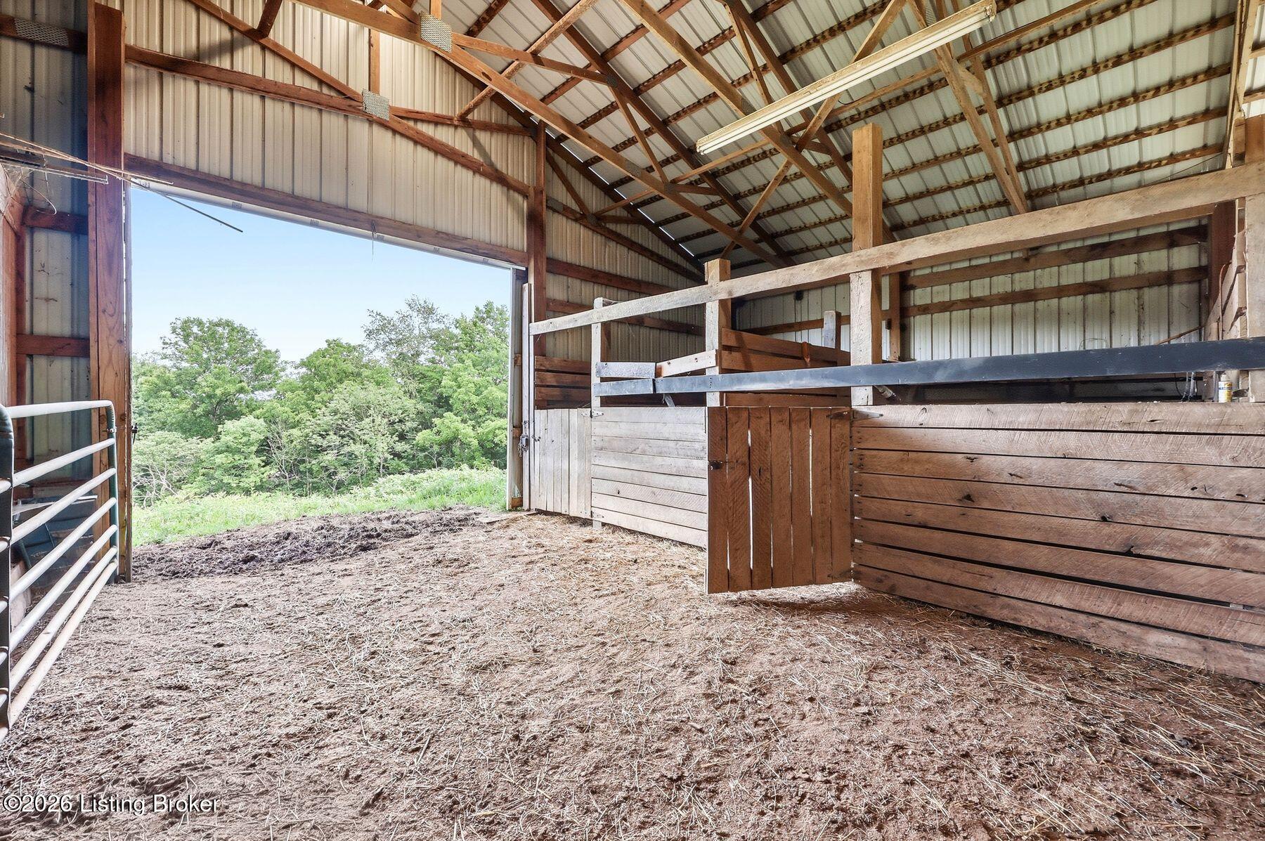 48 Hunters Trace Property Photo 43