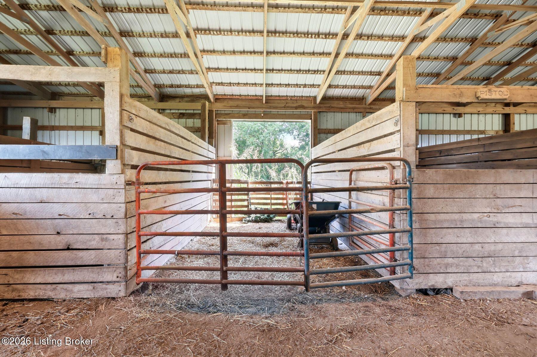 48 Hunters Trace Property Photo 44