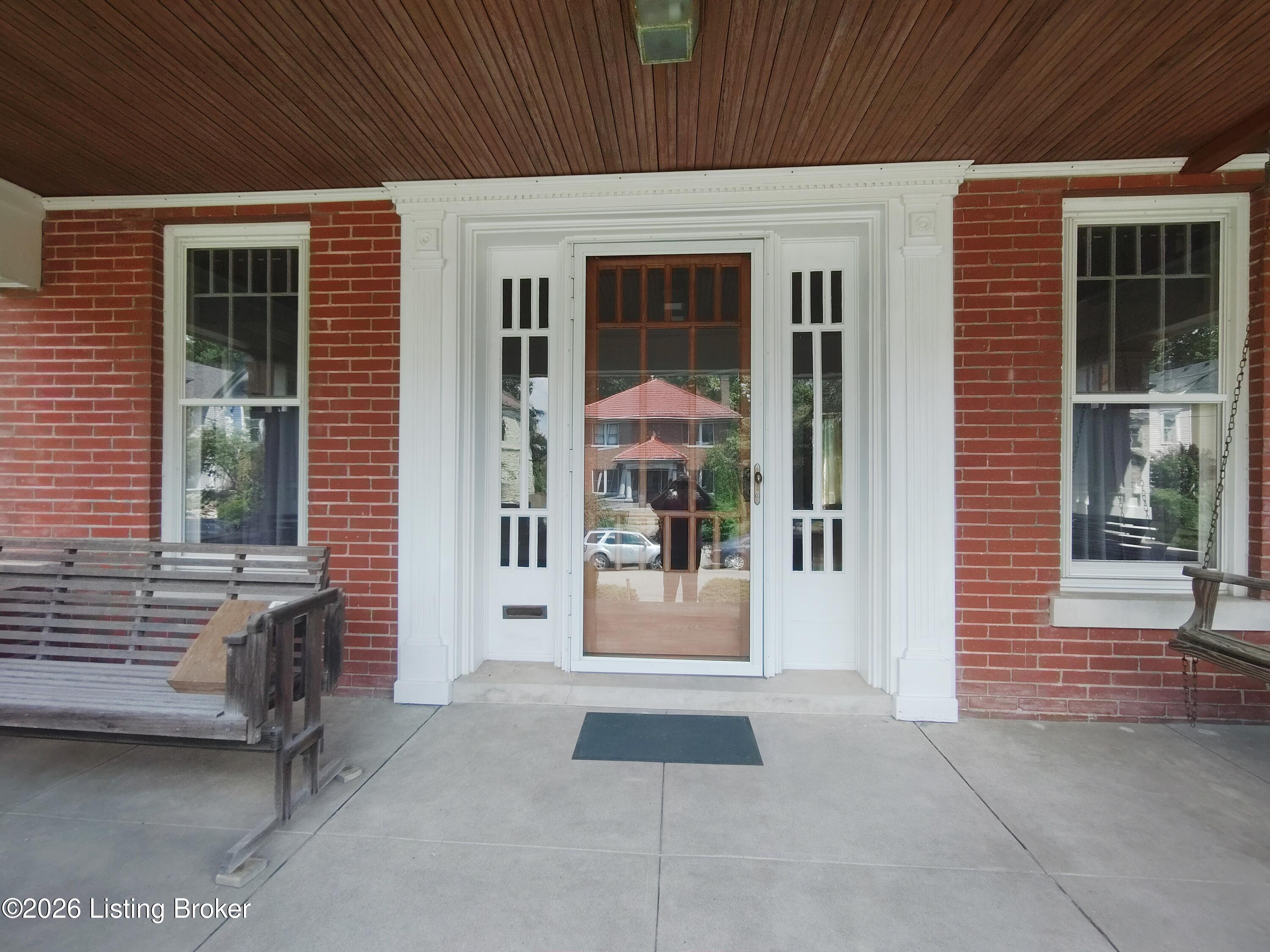 2108 Edgeland Ave Property Photo 2