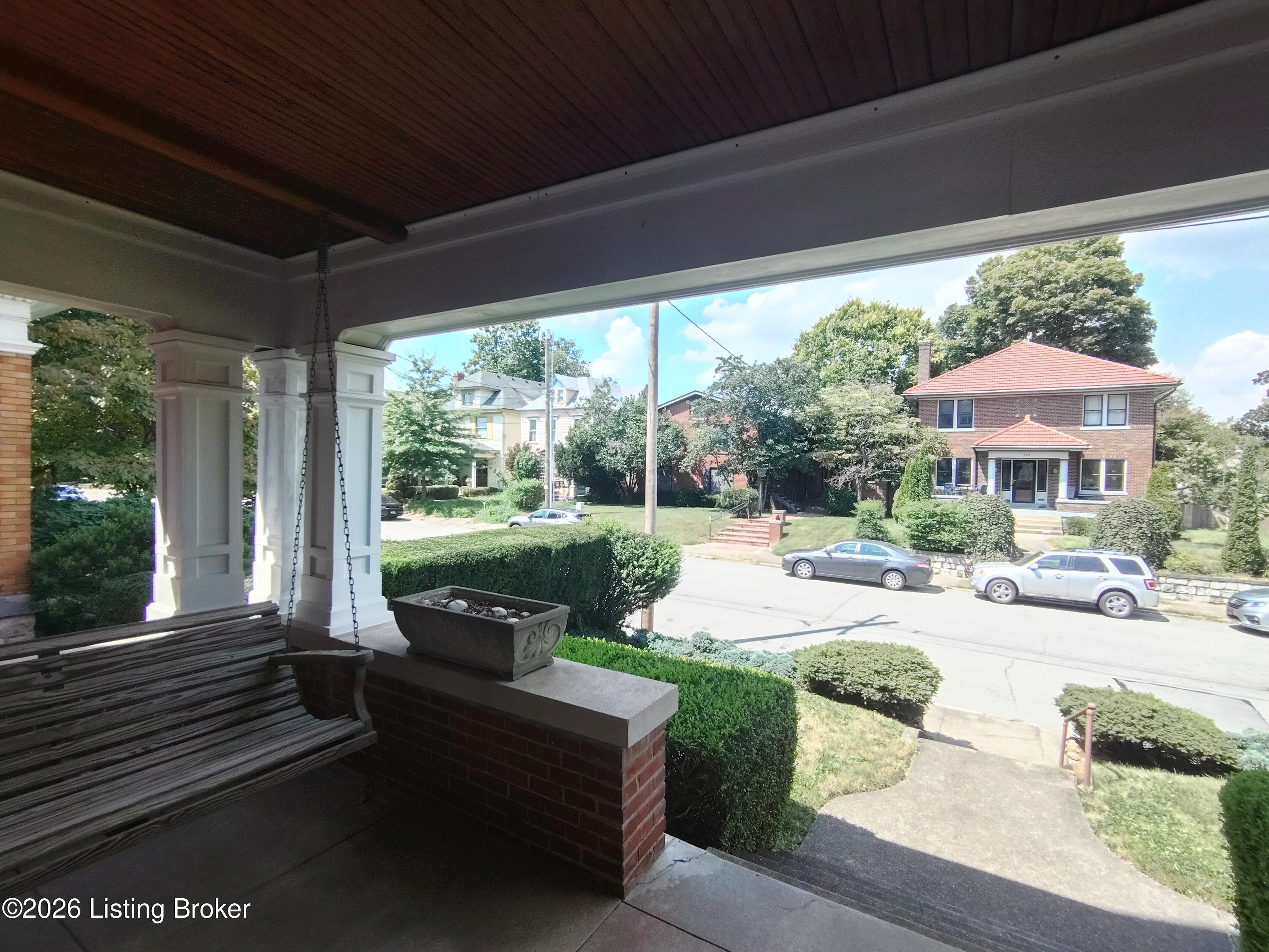 2108 Edgeland Ave Property Photo 3