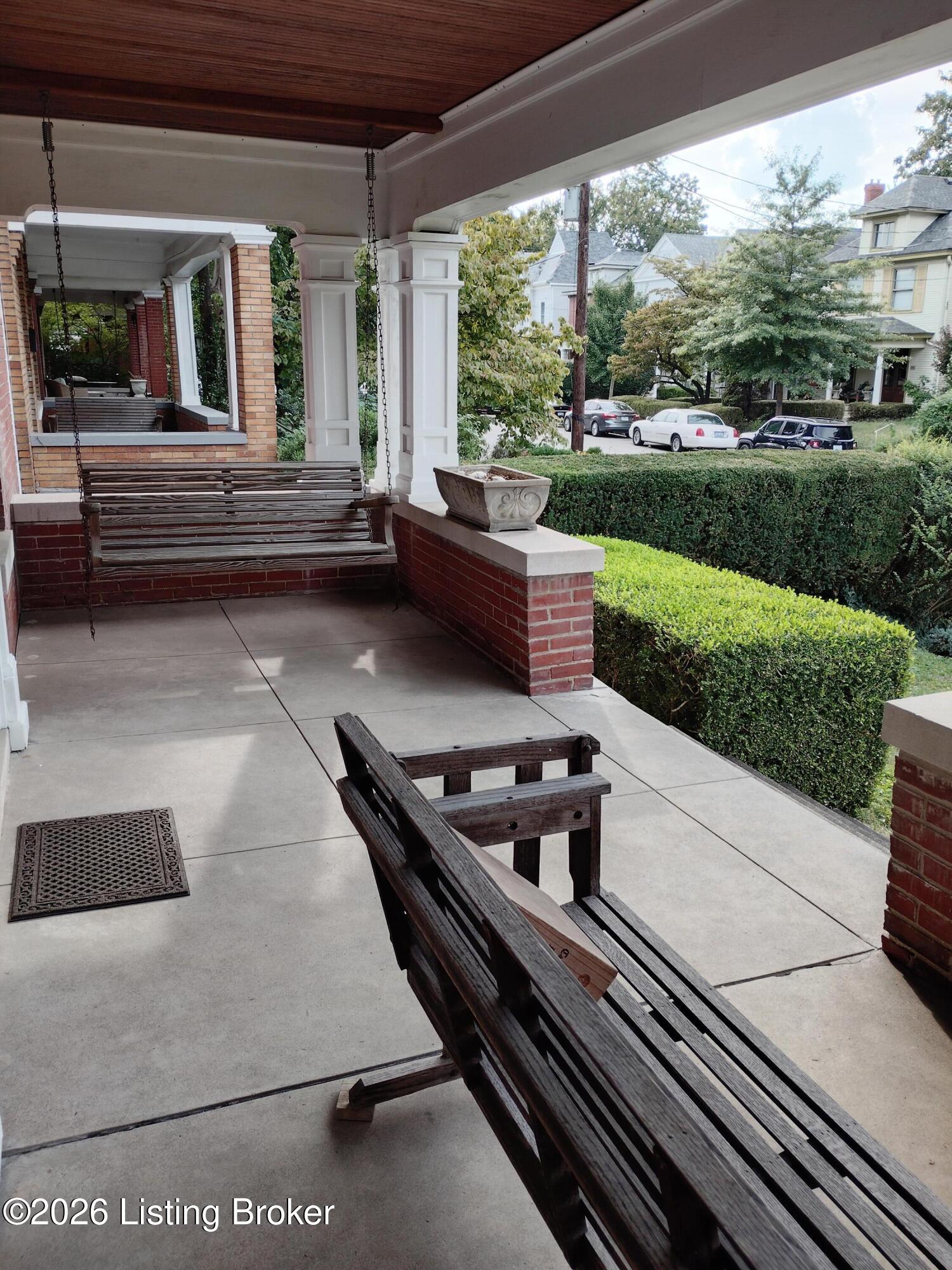 2108 Edgeland Ave Property Photo 4