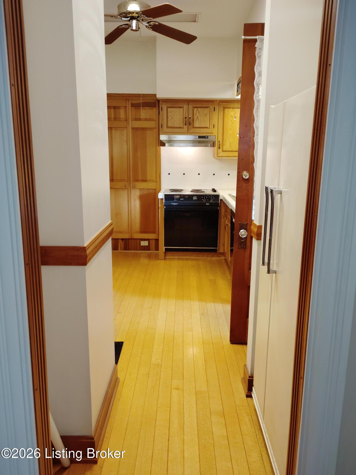 2108 Edgeland Ave Property Photo 11