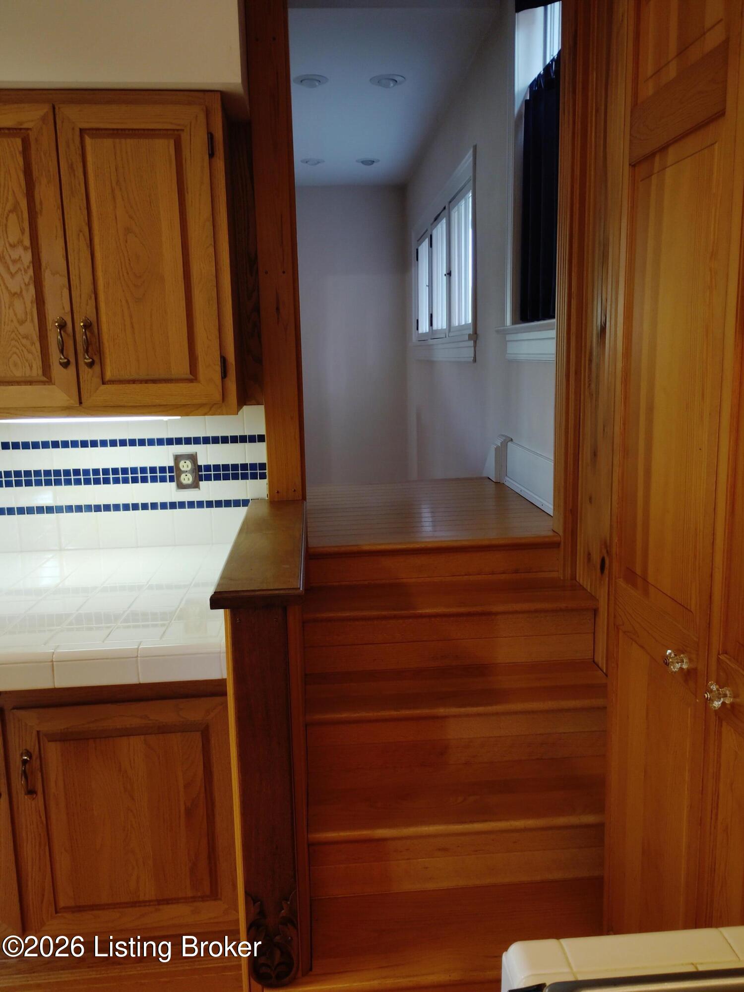 2108 Edgeland Ave Property Photo 13
