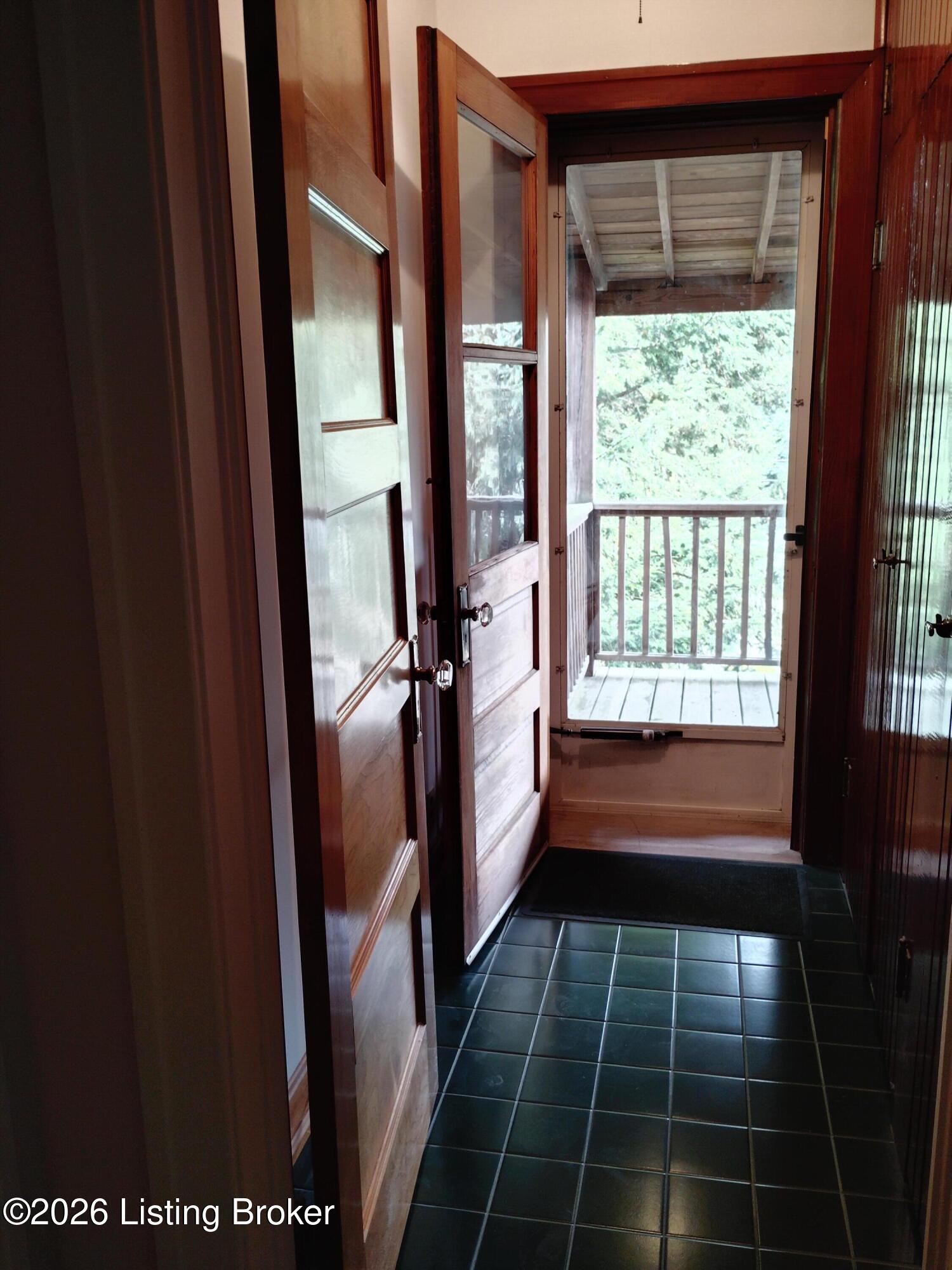 2108 Edgeland Ave Property Photo 30