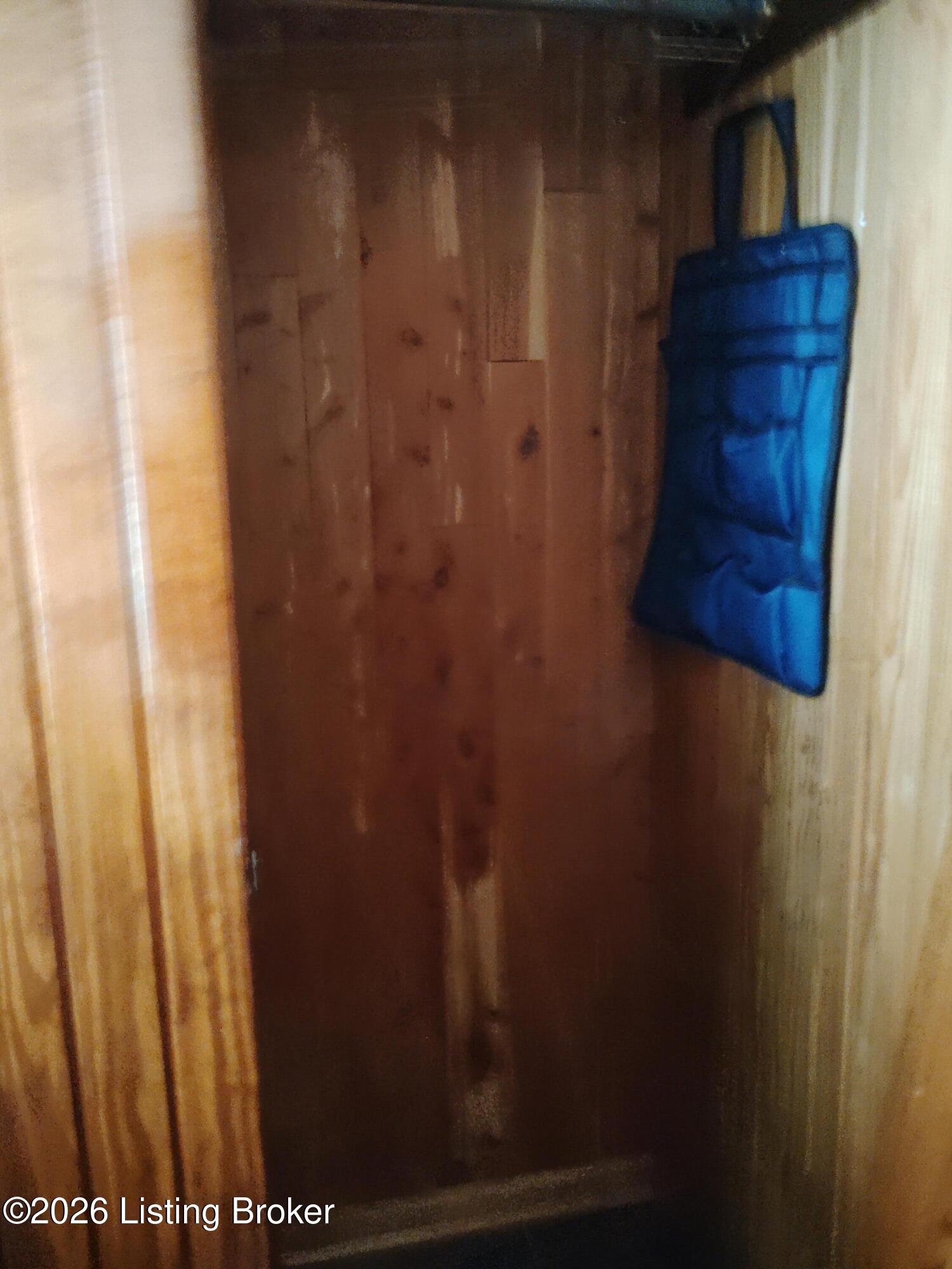 2108 Edgeland Ave Property Photo 32