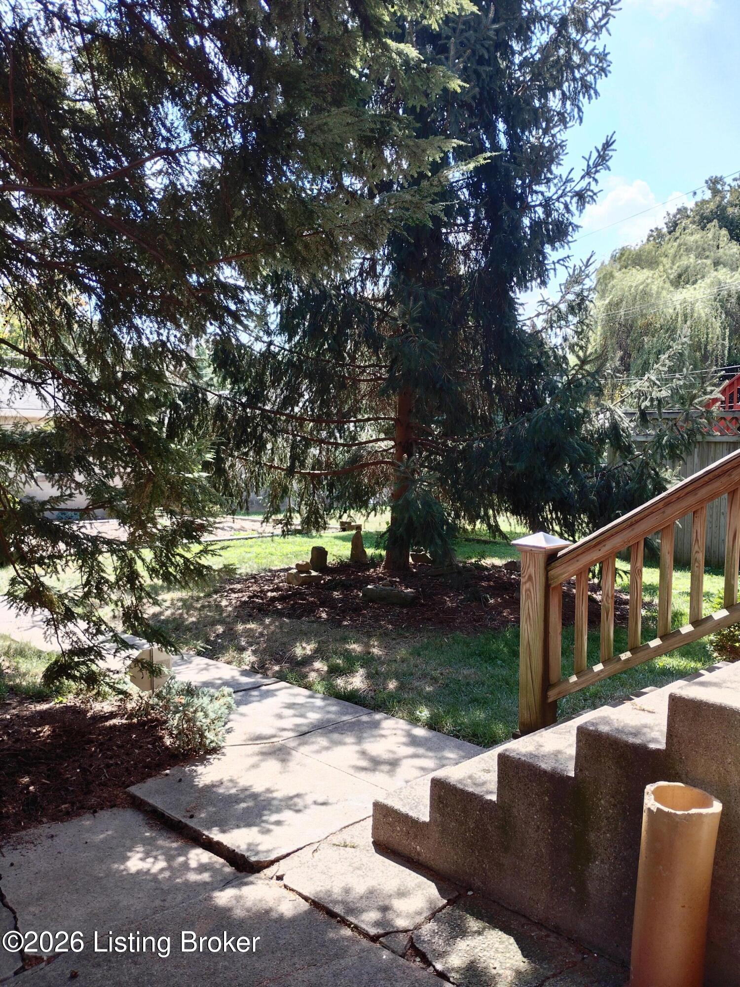 2108 Edgeland Ave Property Photo 41