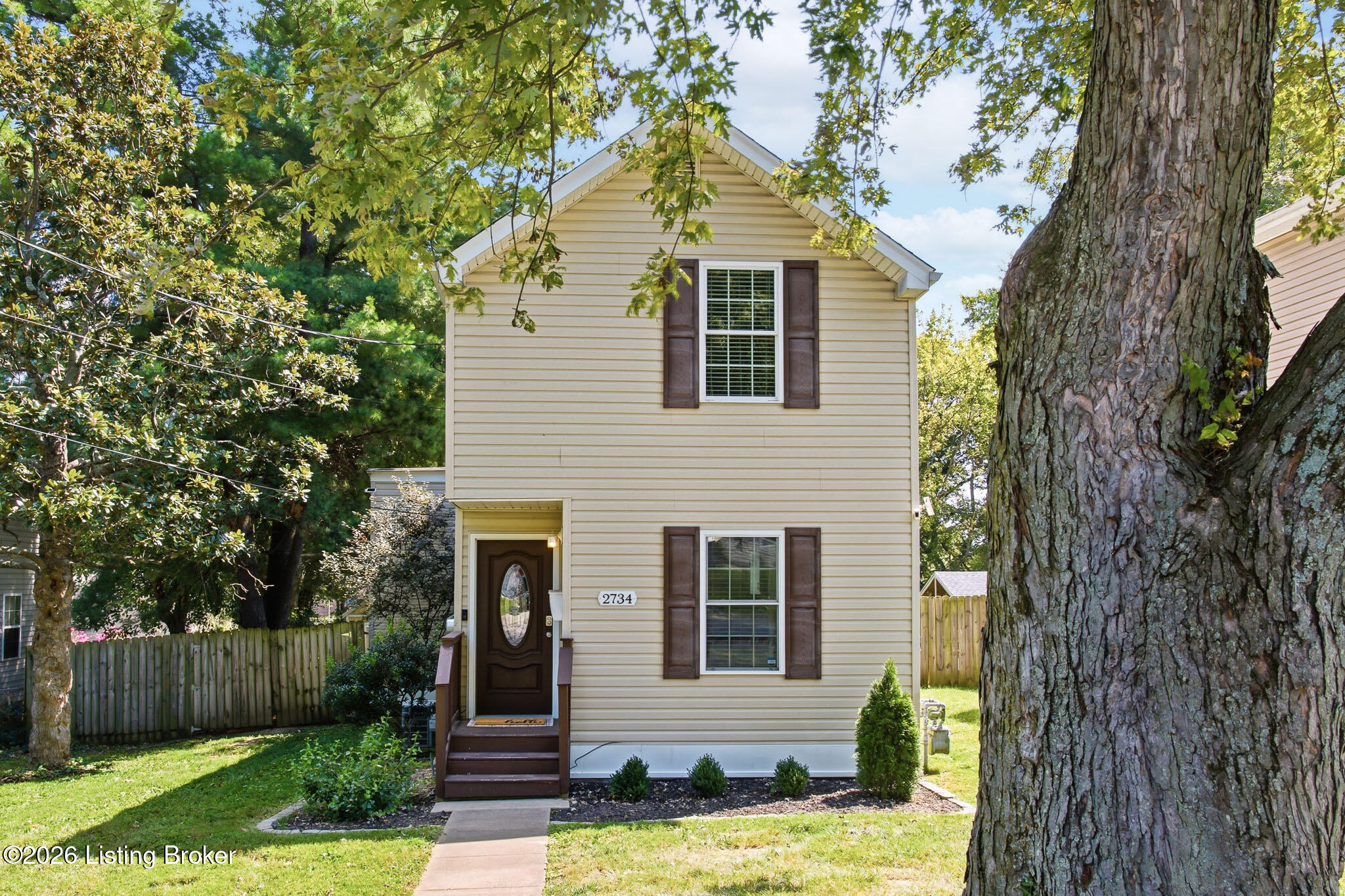 2734 Fleming Ave Property Photo 2