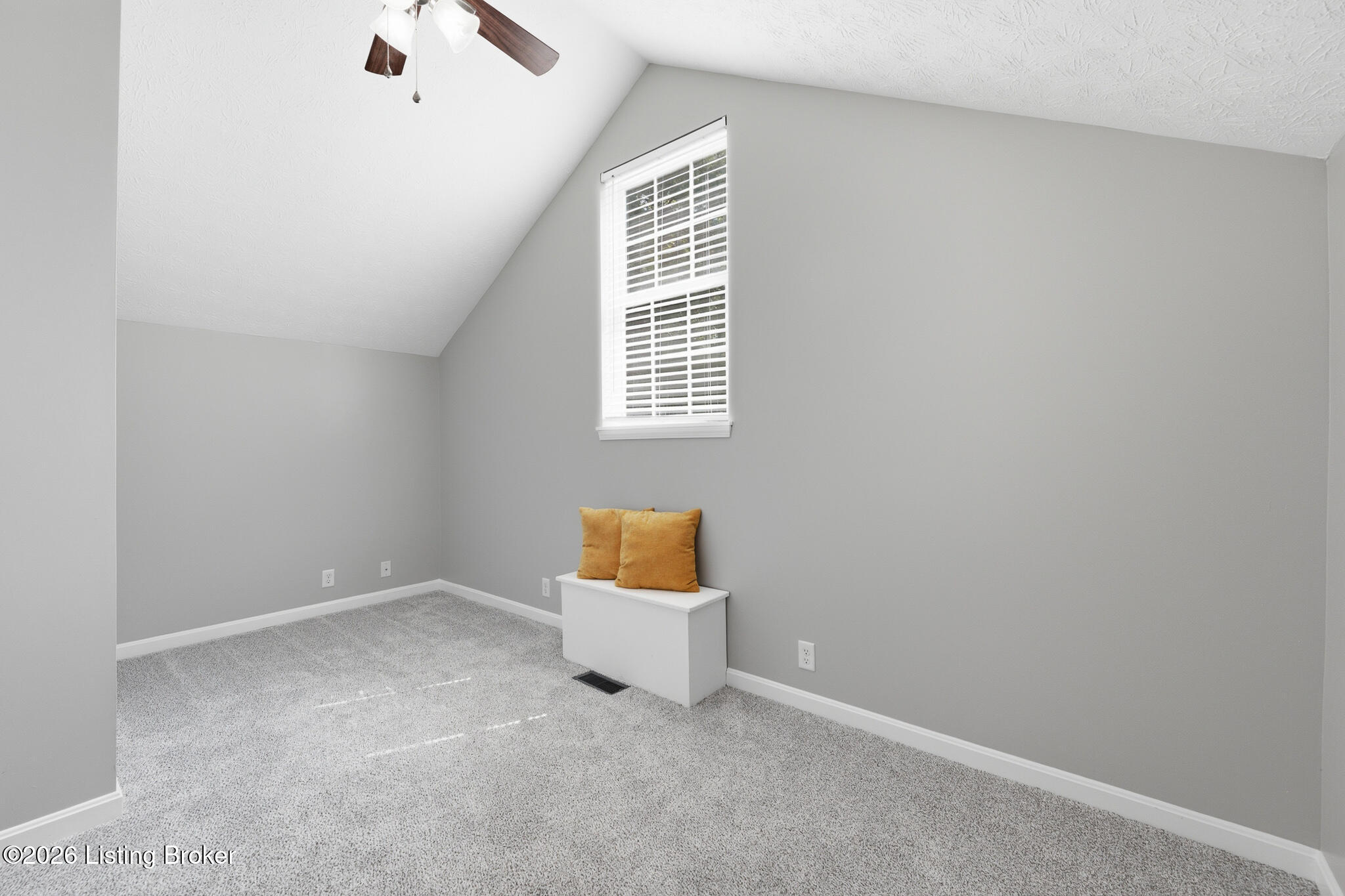 2734 Fleming Ave Property Photo 26