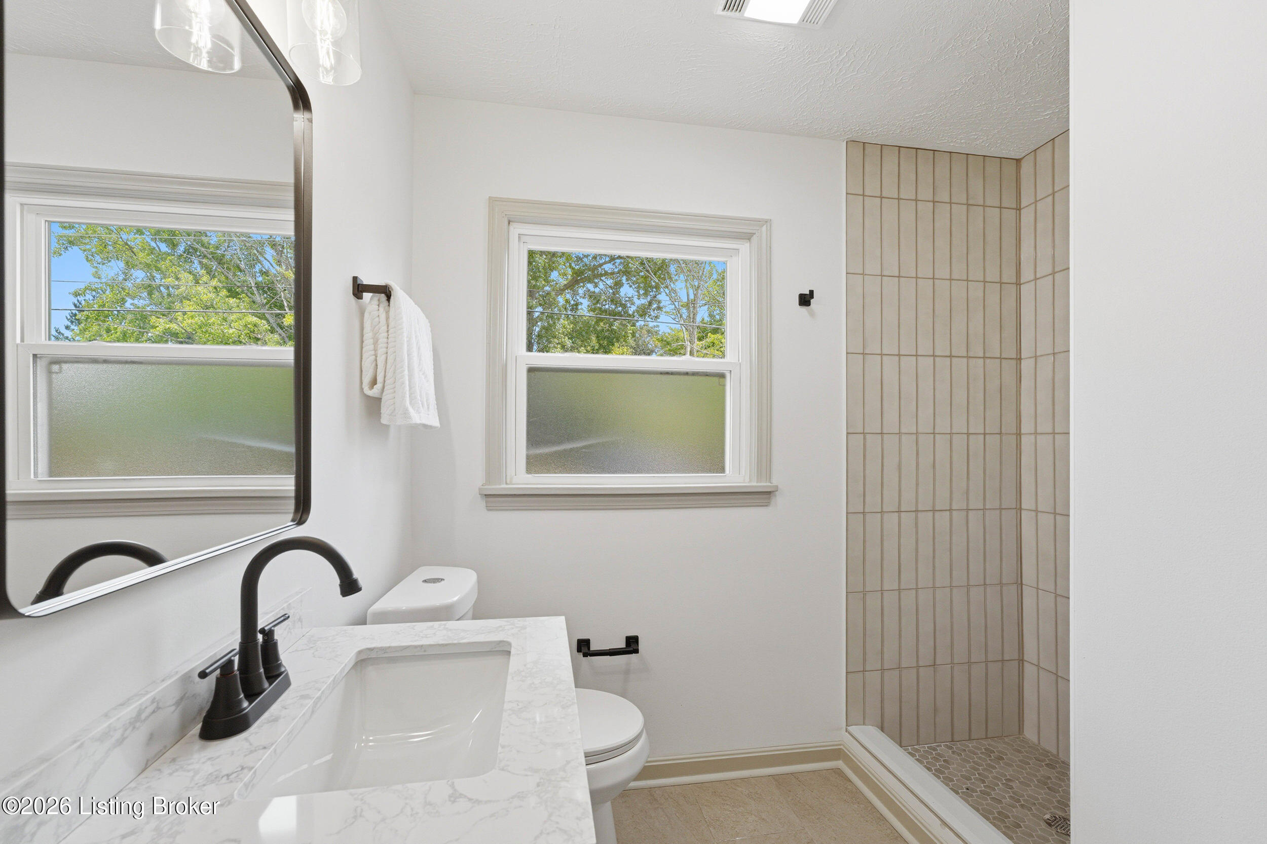 5302 Oakcreek Ln Property Photo 20