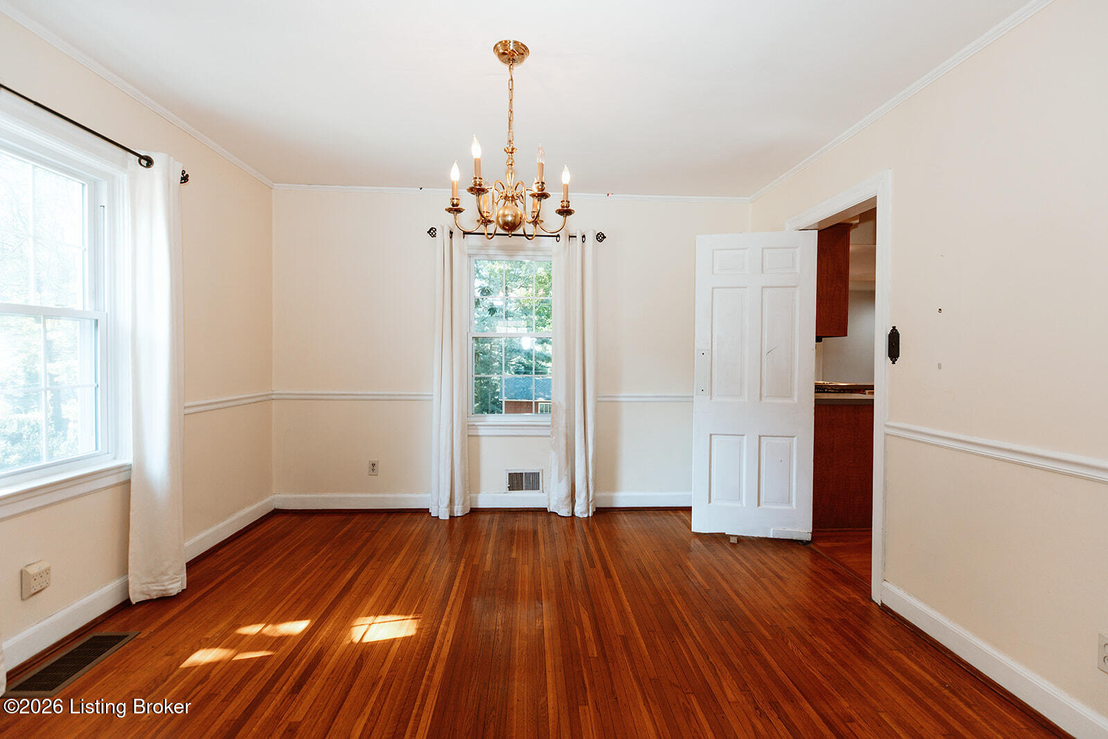 200 Fenley Ave Property Photo 9