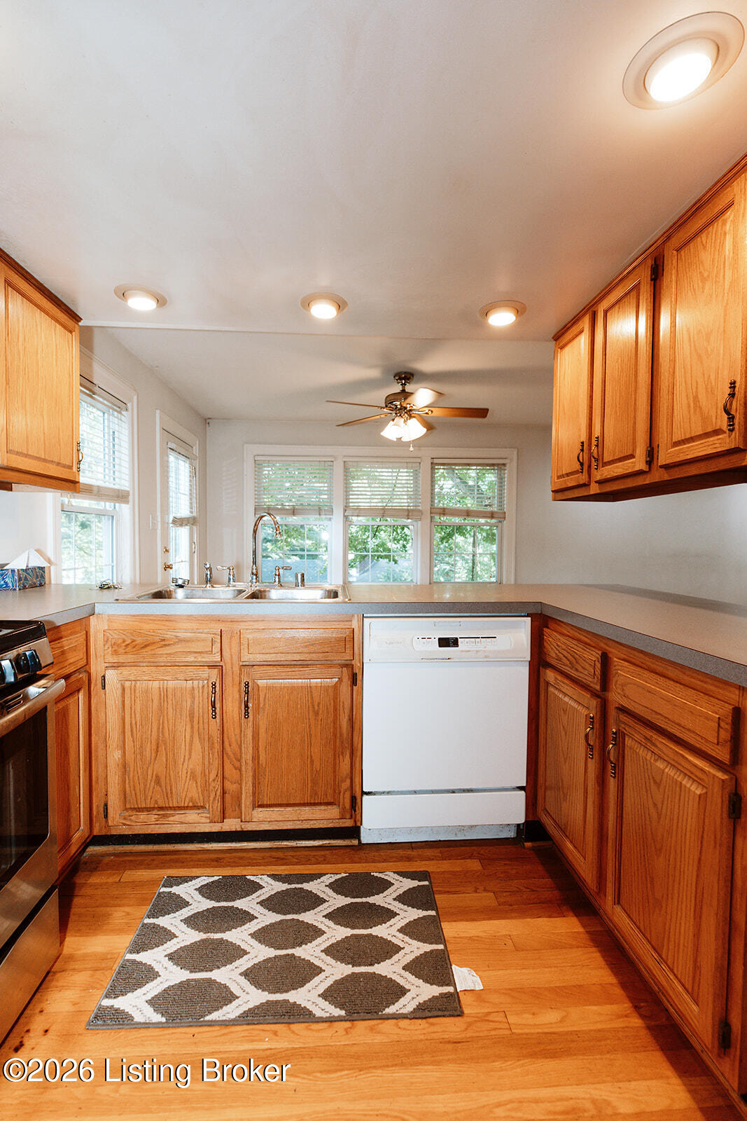 200 Fenley Ave Property Photo 11